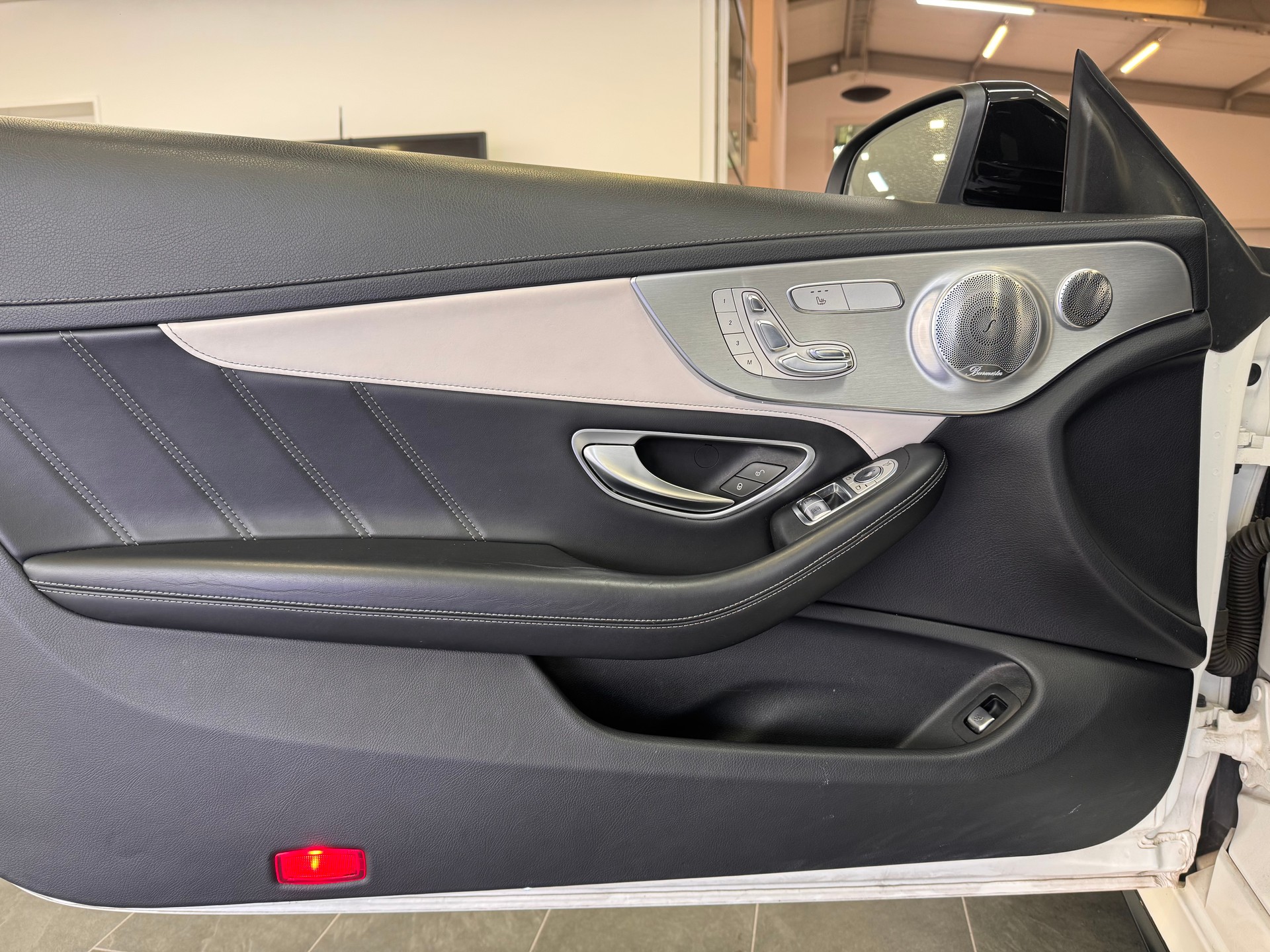 MERCEDES-BENZ C 63 S AMG Coupé Speedshift *Performance Sitze / Performance Abgasanlage / Carbon / Burmester / Keyless / LED ILS*-image-9