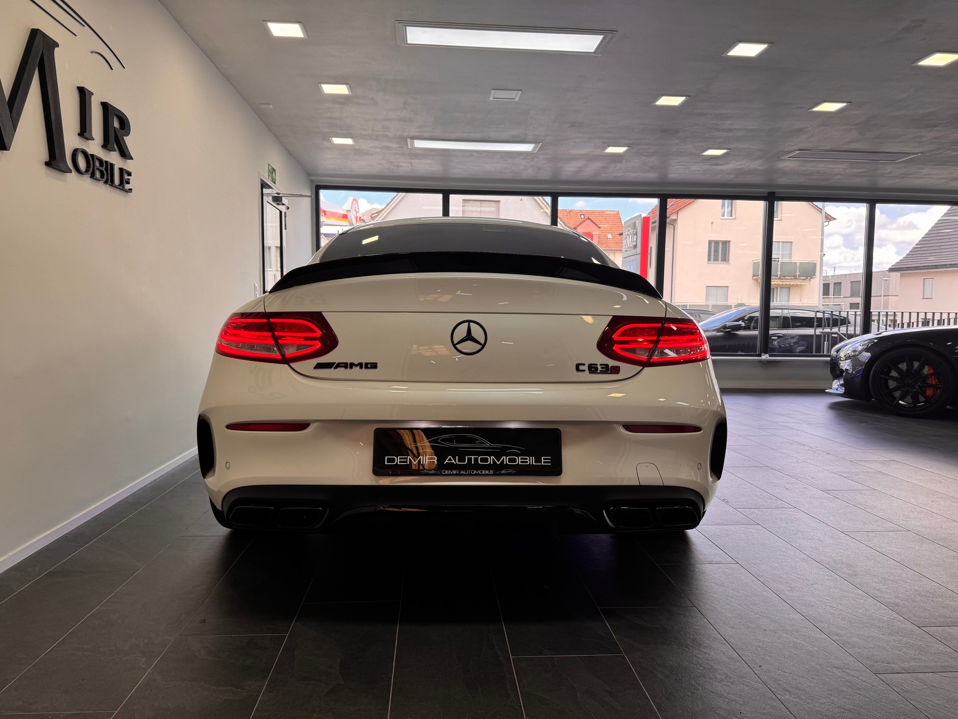 MERCEDES-BENZ C 63 S AMG Coupé Speedshift *Performance Sitze / Performance Abgasanlage / Carbon / Burmester / Keyless / LED ILS*-image-4