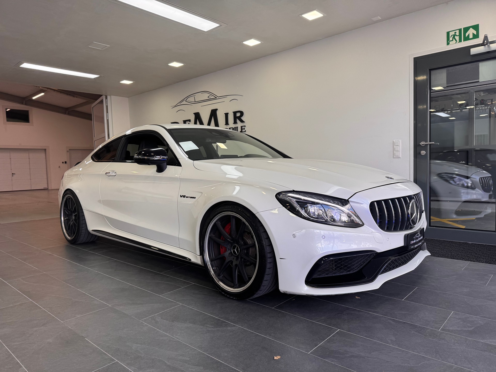 MERCEDES-BENZ C 63 S AMG Coupé Speedshift *Performance Sitze / Performance Abgasanlage / Carbon / Burmester / Keyless / LED ILS*-image-2