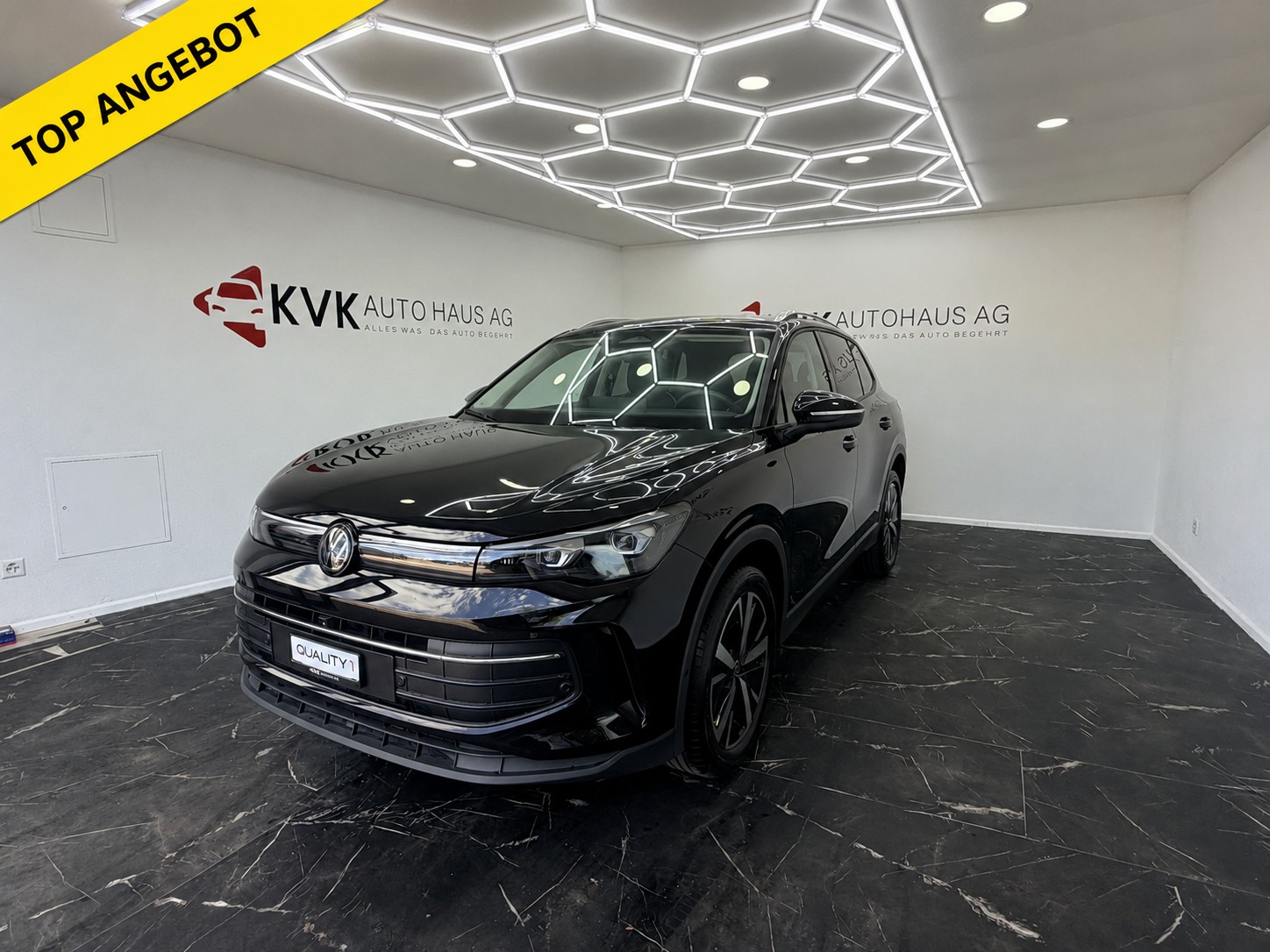 VW Tiguan 2.0 TSI DSG Life 4Motion | Neuwagenzustand | CH-Fahrzeug |