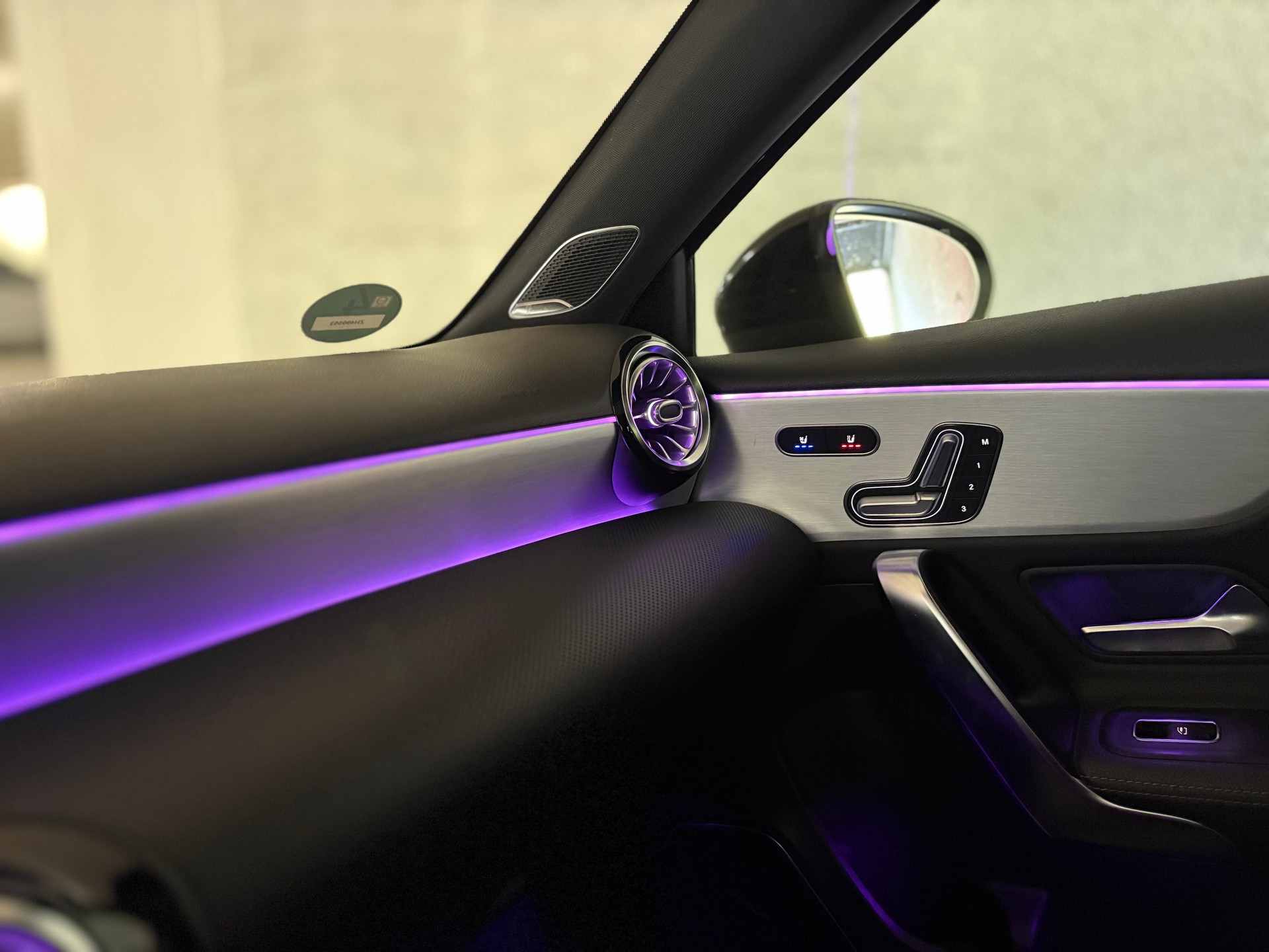 MERCEDES-BENZ A 250 4Matic 7G-DCT | BURMESTER | PANO | HEADUP | MEMORY | AMBIENTE-image-8