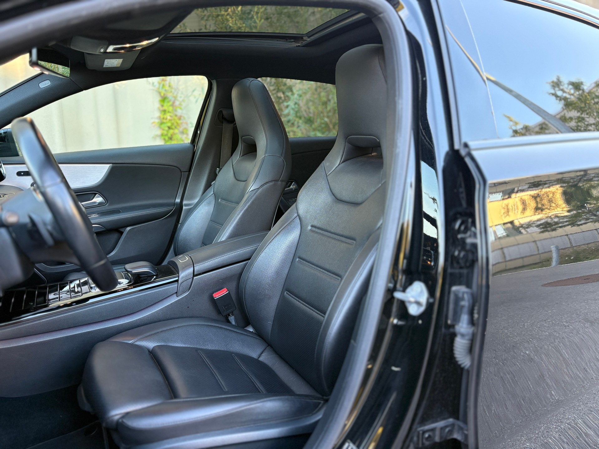 MERCEDES-BENZ A 250 4Matic 7G-DCT | BURMESTER | PANO | HEADUP | MEMORY | AMBIENTE-image-4