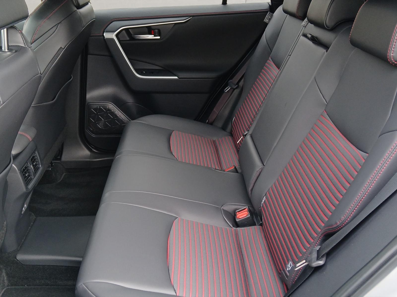 TOYOTA RAV4 2.5 Plug-In-Hybrid Premium-image-9