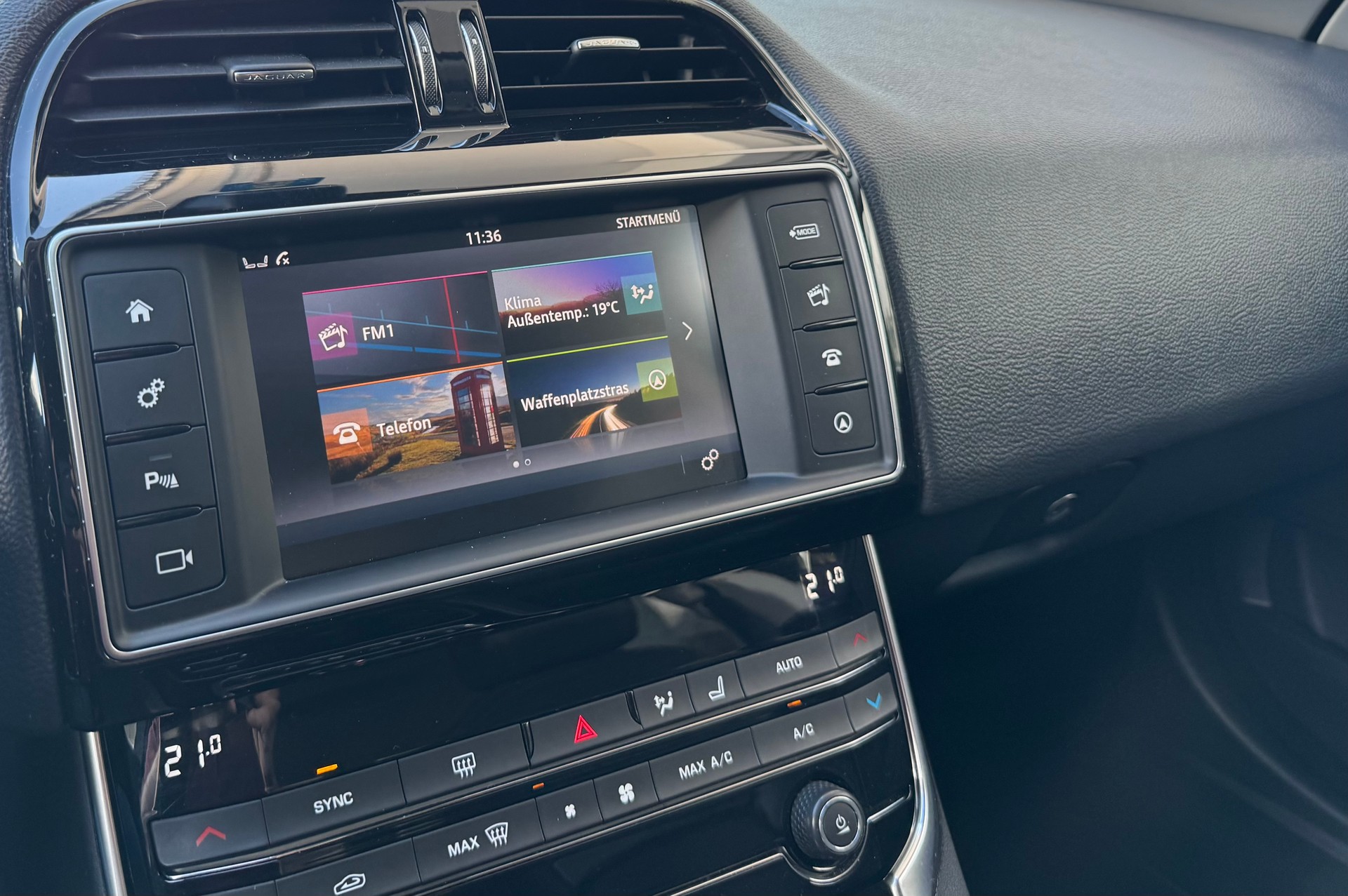 JAGUAR XE 20d Automat AWD-image-14