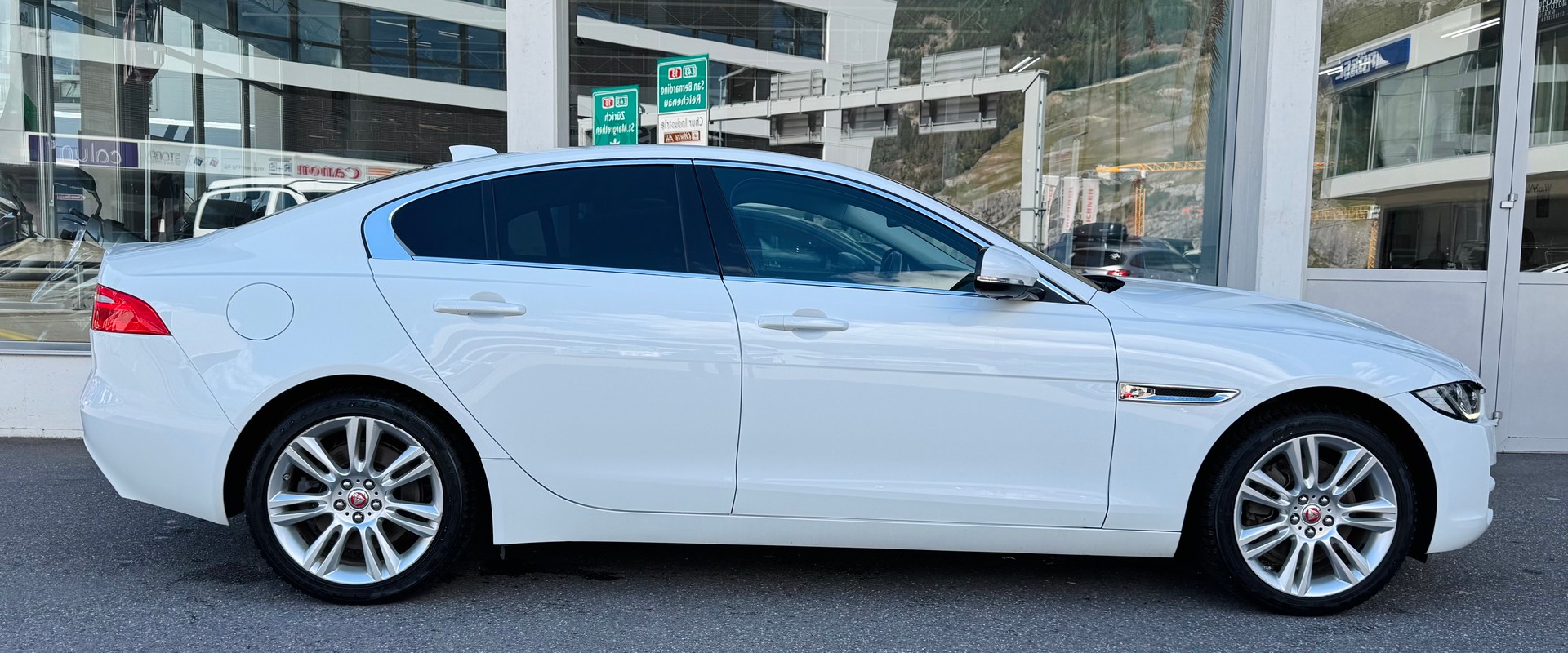 JAGUAR XE 20d Automat AWD-image-1