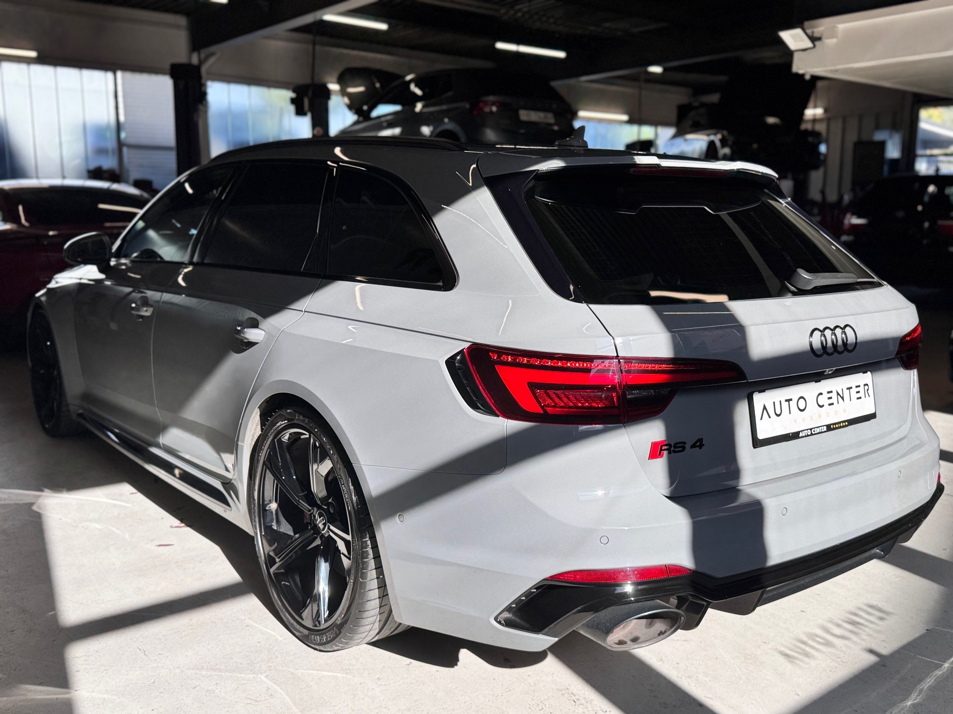 AUDI RS4 Avant 2.9 TFSI quattro tiptronic-image-5