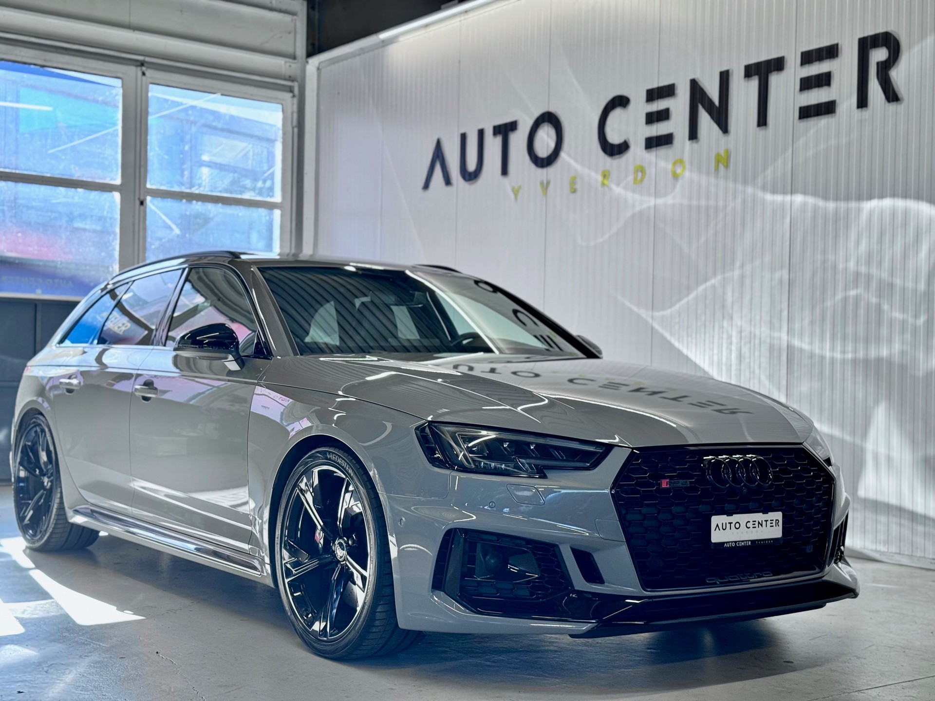 AUDI RS4 Avant 2.9 TFSI quattro tiptronic-image-1