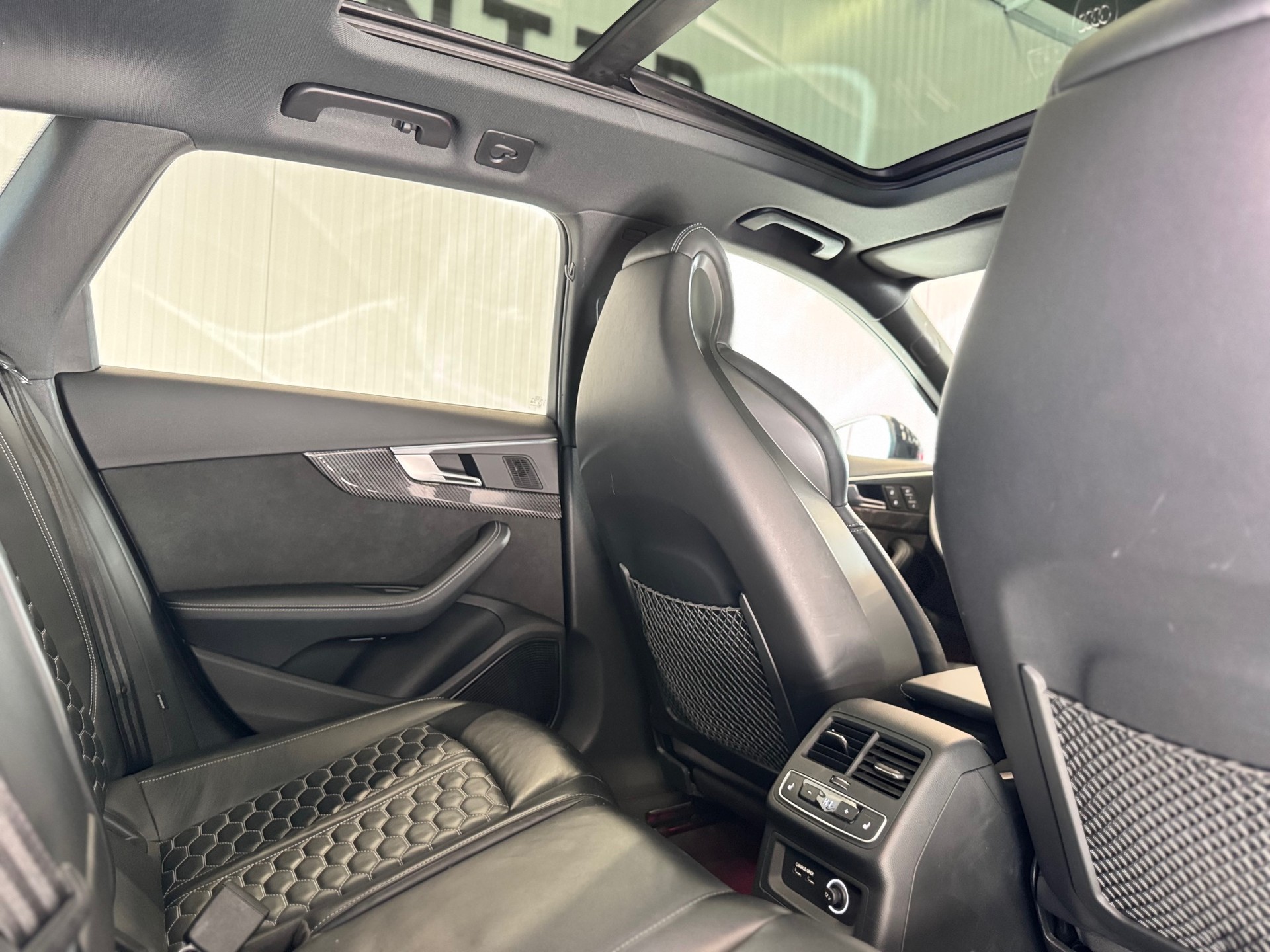 AUDI RS4 Avant 2.9 TFSI quattro tiptronic-image-10