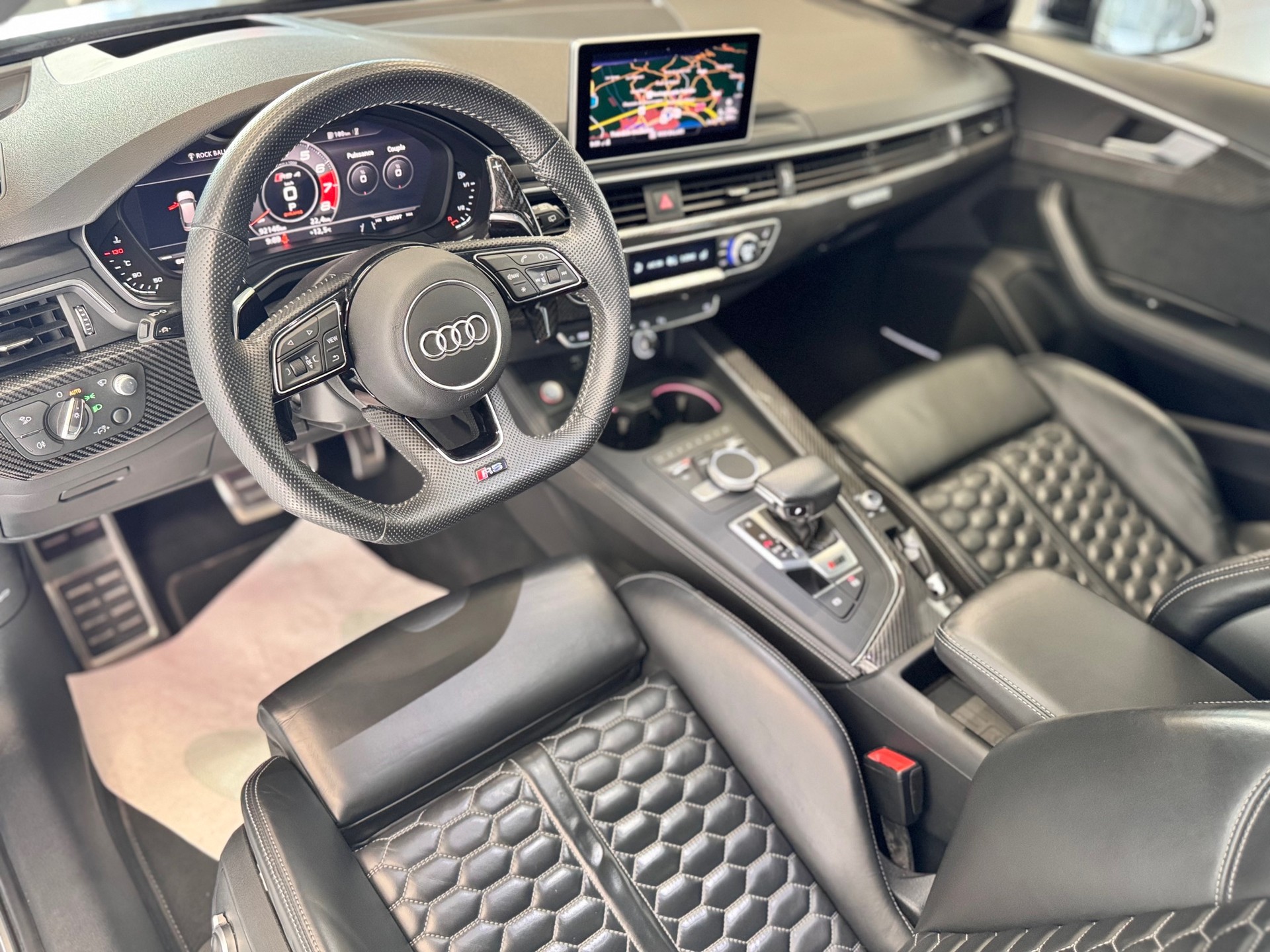 AUDI RS4 Avant 2.9 TFSI quattro tiptronic-image-13