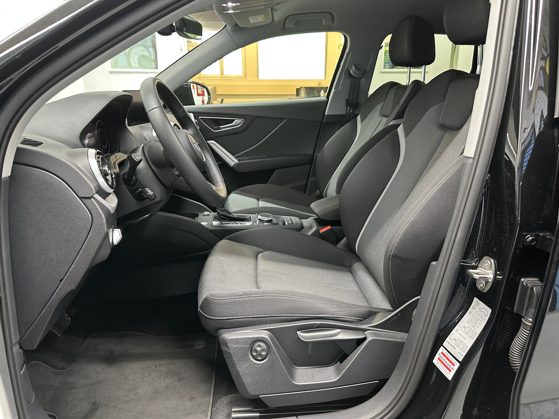 AUDI Q2 35 TFSI S line S-tronic-image-7