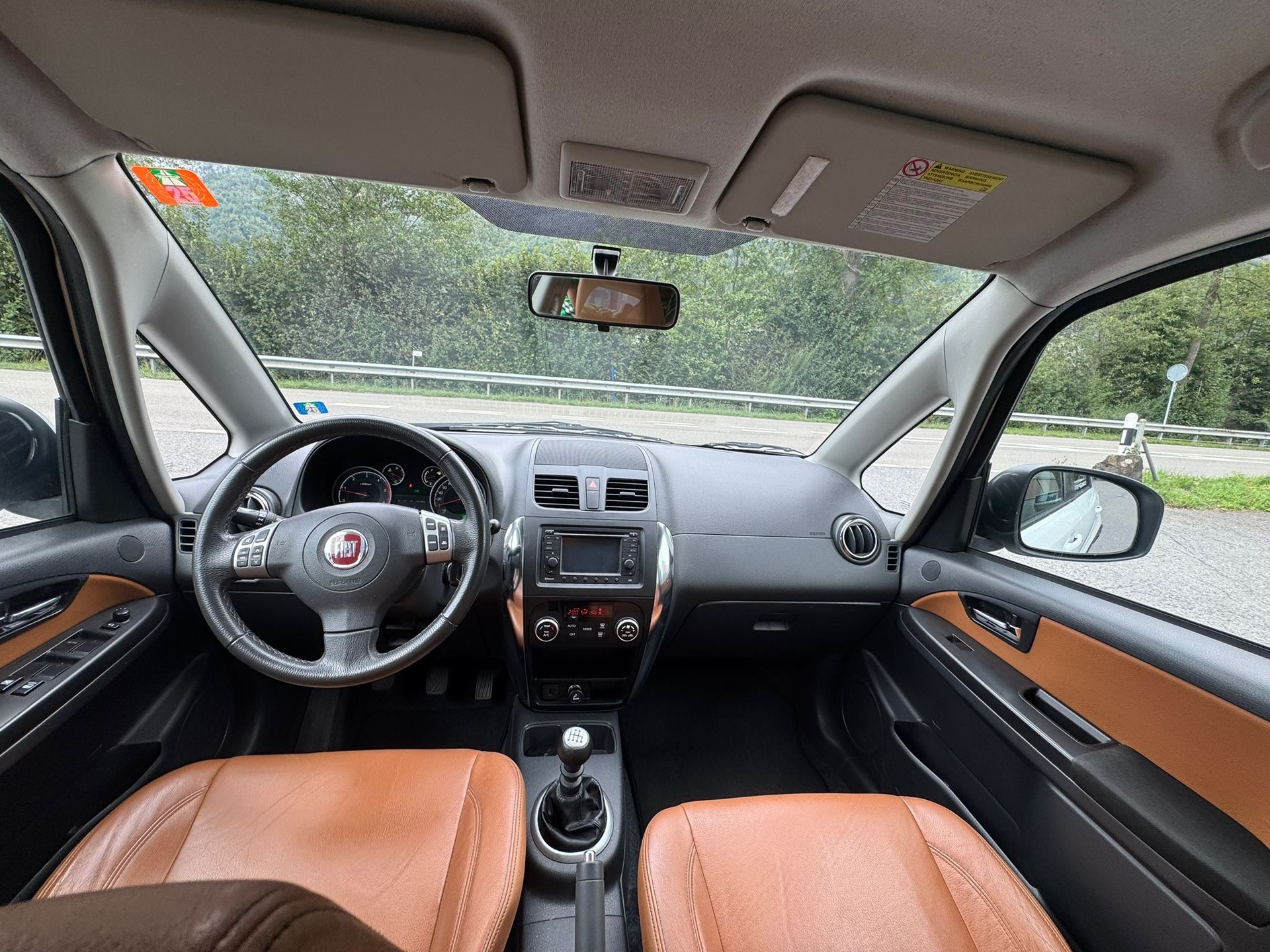 FIAT Sedici 2.0JTD 4WD Luxury-image-6