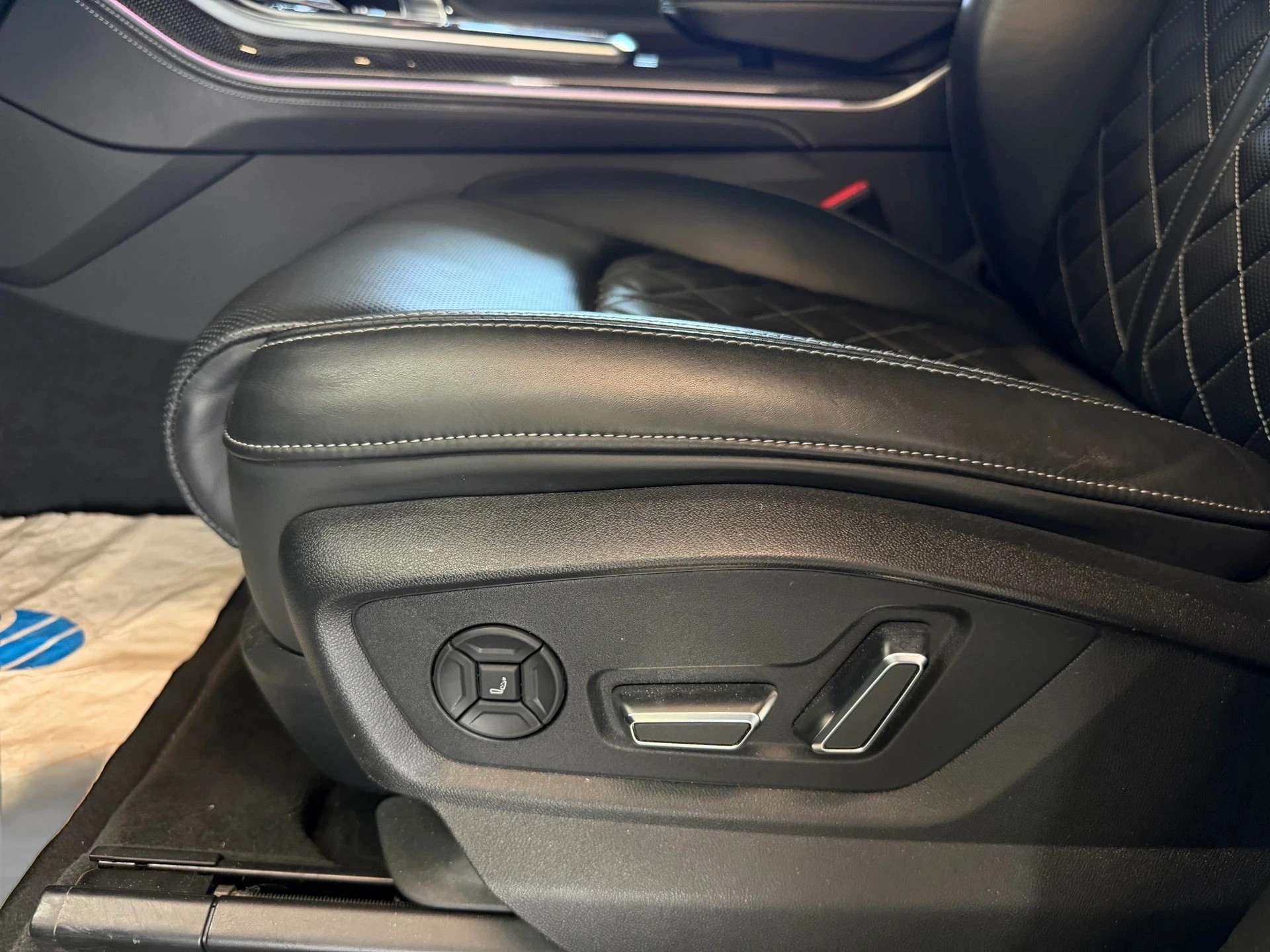 AUDI SQ8 TFSI quattro tiptronic | Frisch MFK | Ab Service | 8-fach bereift-image-10