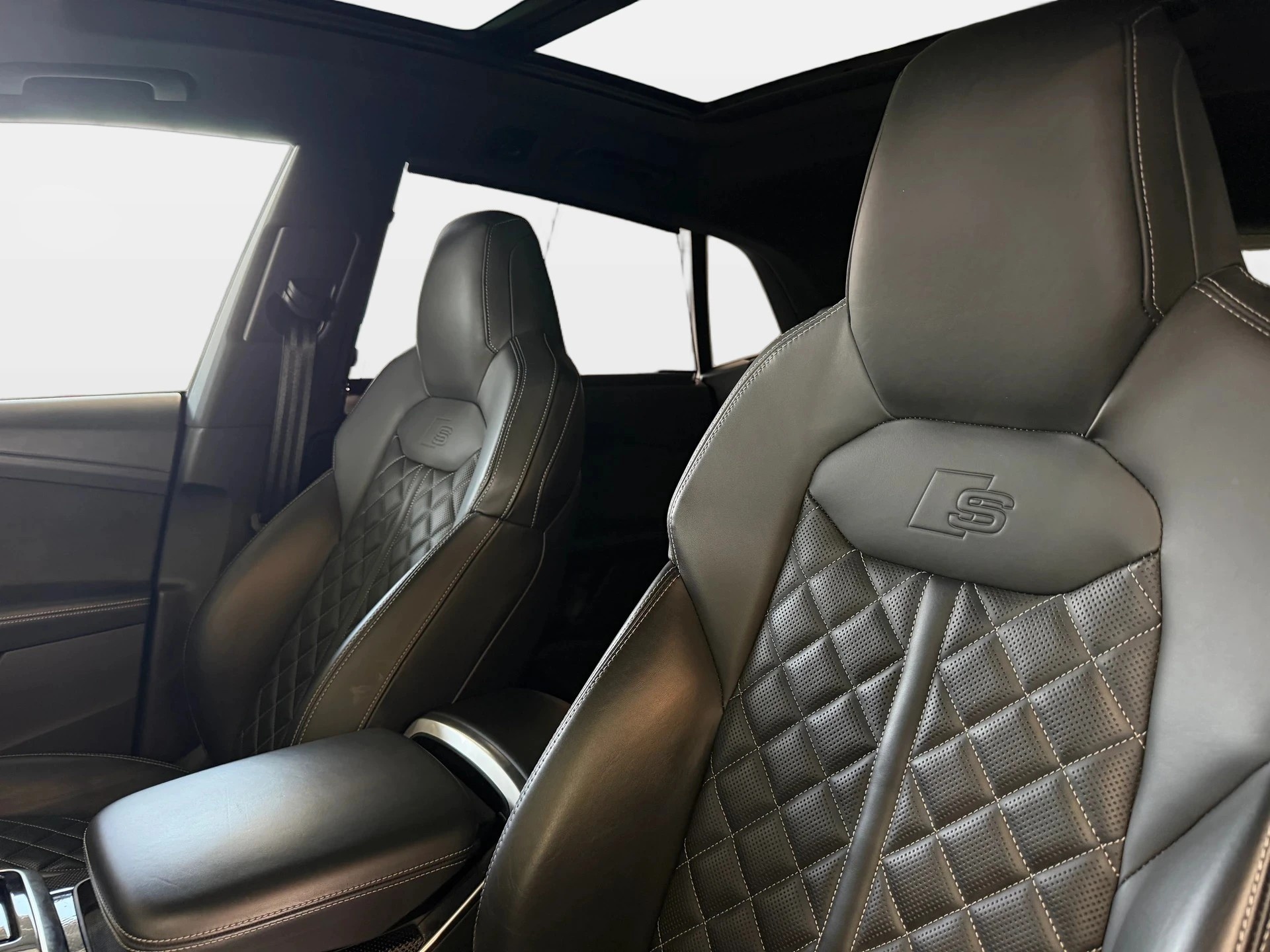 AUDI SQ8 TFSI quattro tiptronic | Frisch MFK | Ab Service | 8-fach bereift-image-16