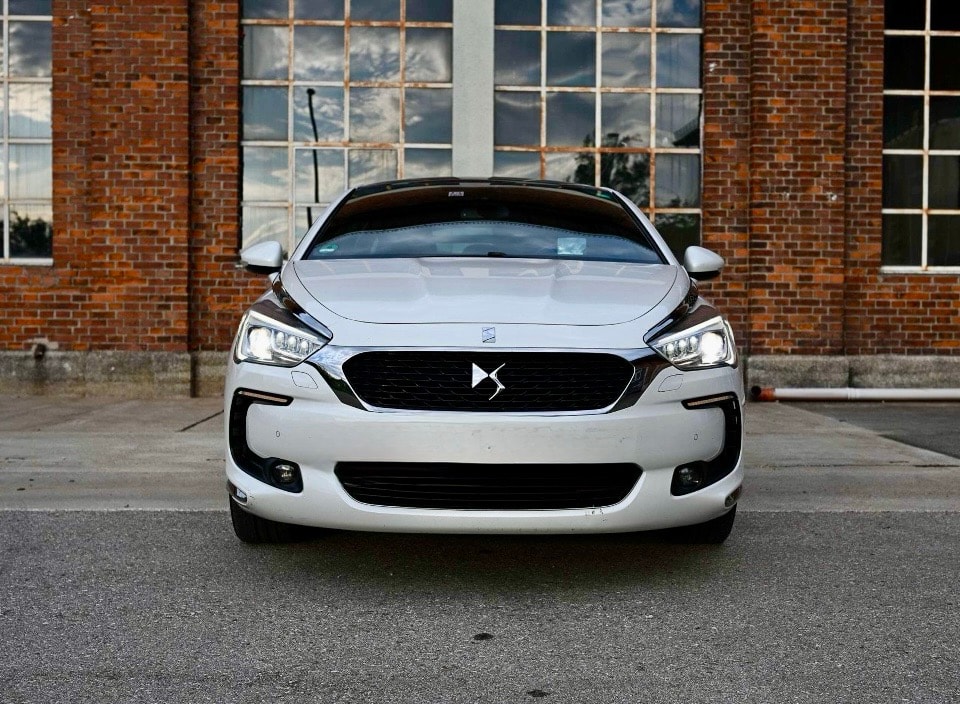 DS AUTOMOBILES 2.0 HDi HyB4 Sport Chic EGS-image-1