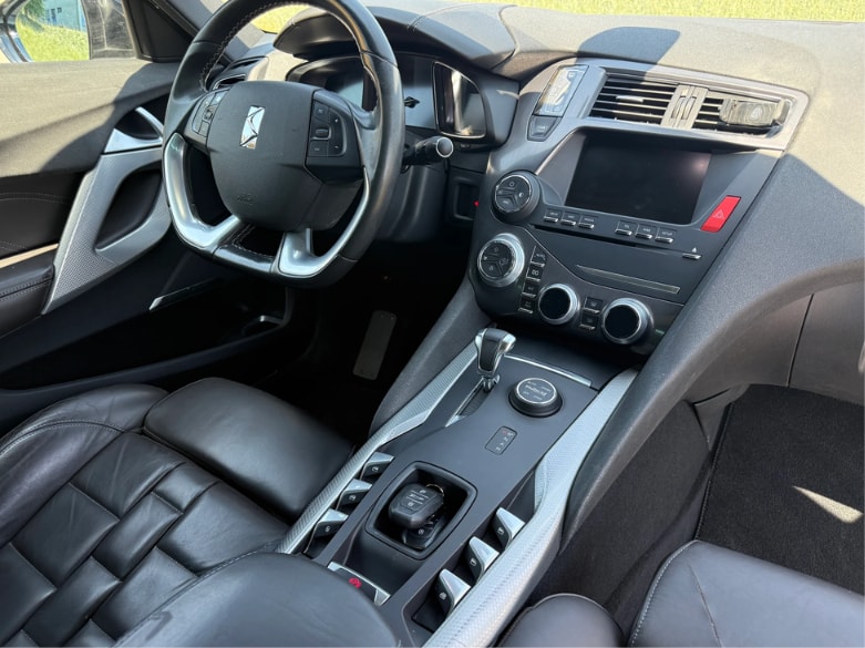 DS AUTOMOBILES 2.0 HDi HyB4 Sport Chic EGS-image-3