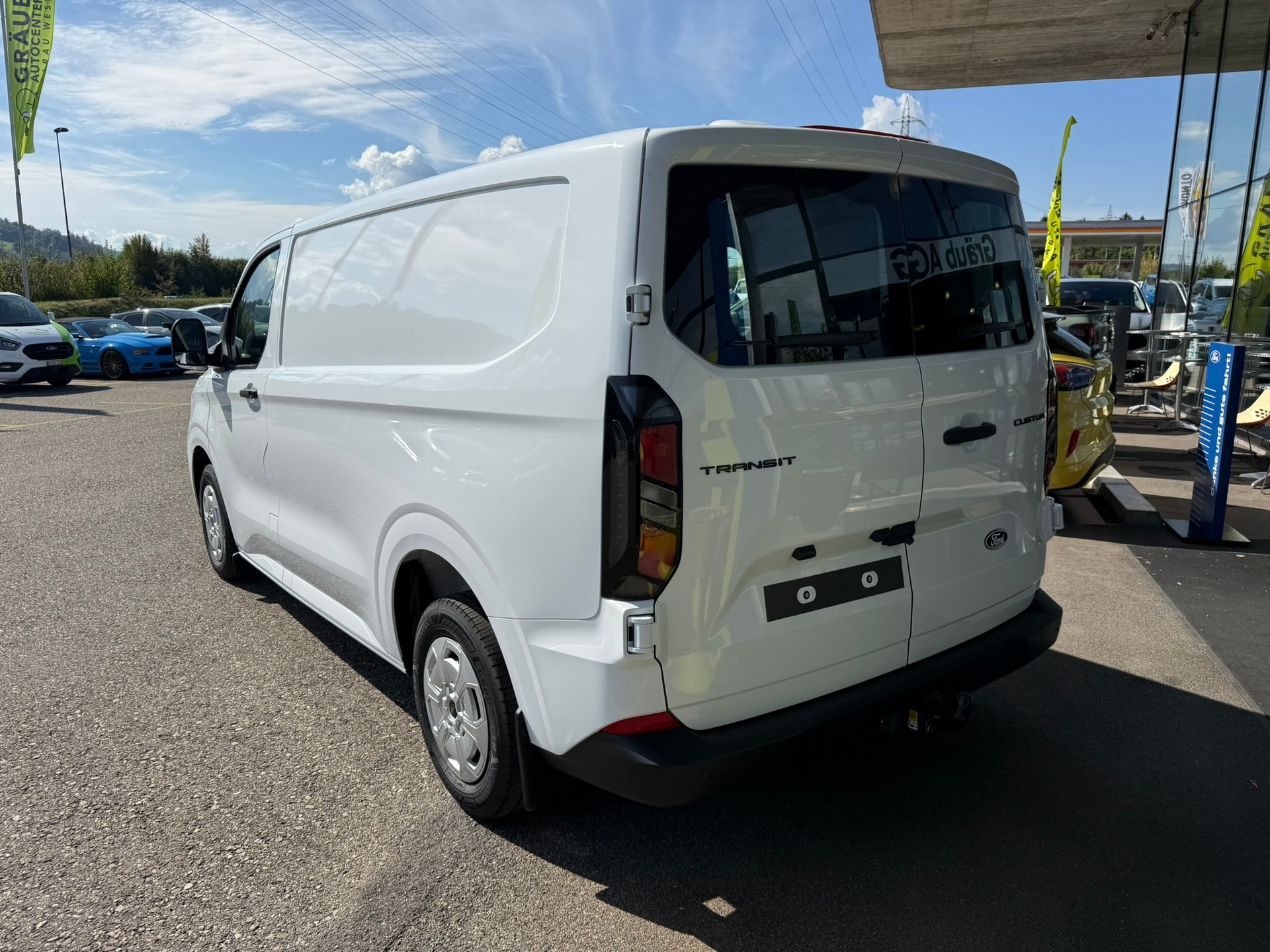 FORD Transit Custom Van 320 L1H1 Trend Automat-image-4
