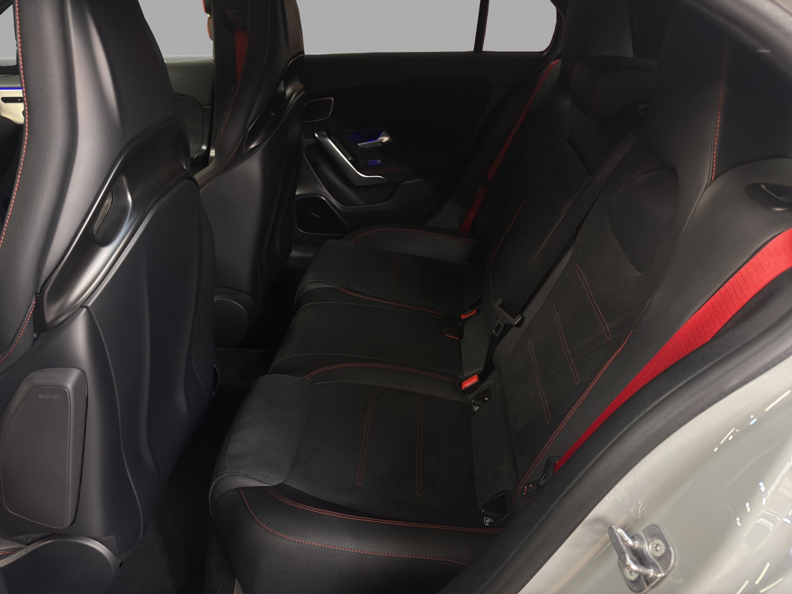 MERCEDES-BENZ A 35 4M - AMG / 360 Grad Kamera / Multibeam LED / Performance Sitze-image-9