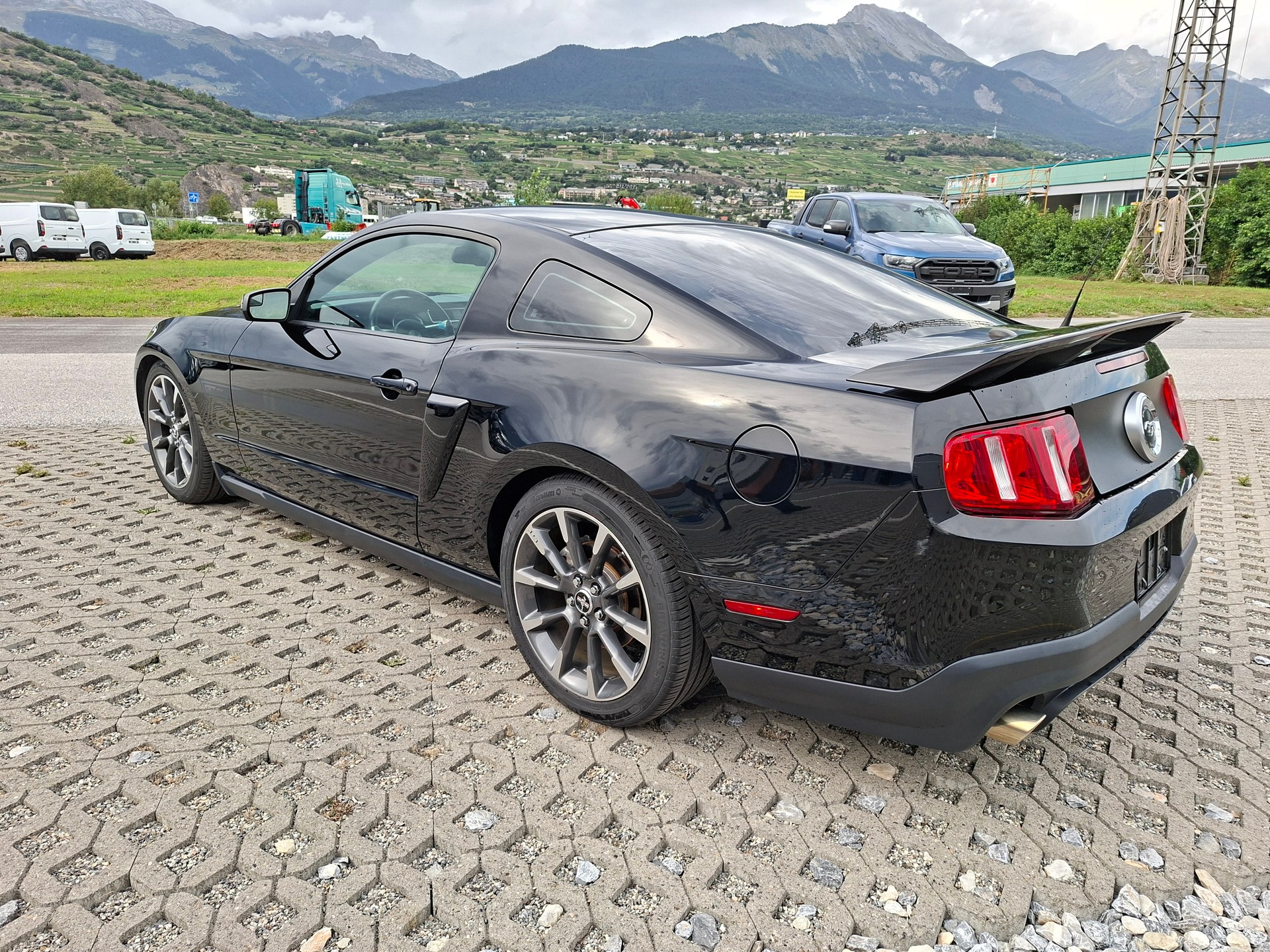 FORD MUSTANG-image-1