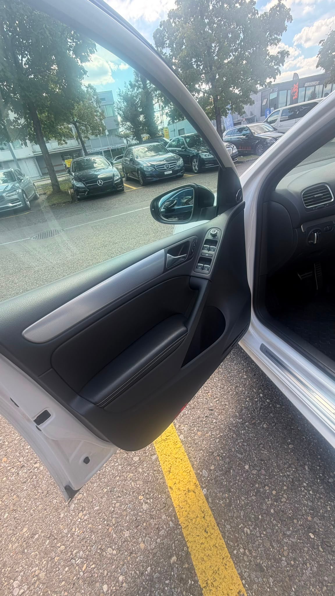 VW Golf 2.0 TSI R 4Motion DSG-image-12