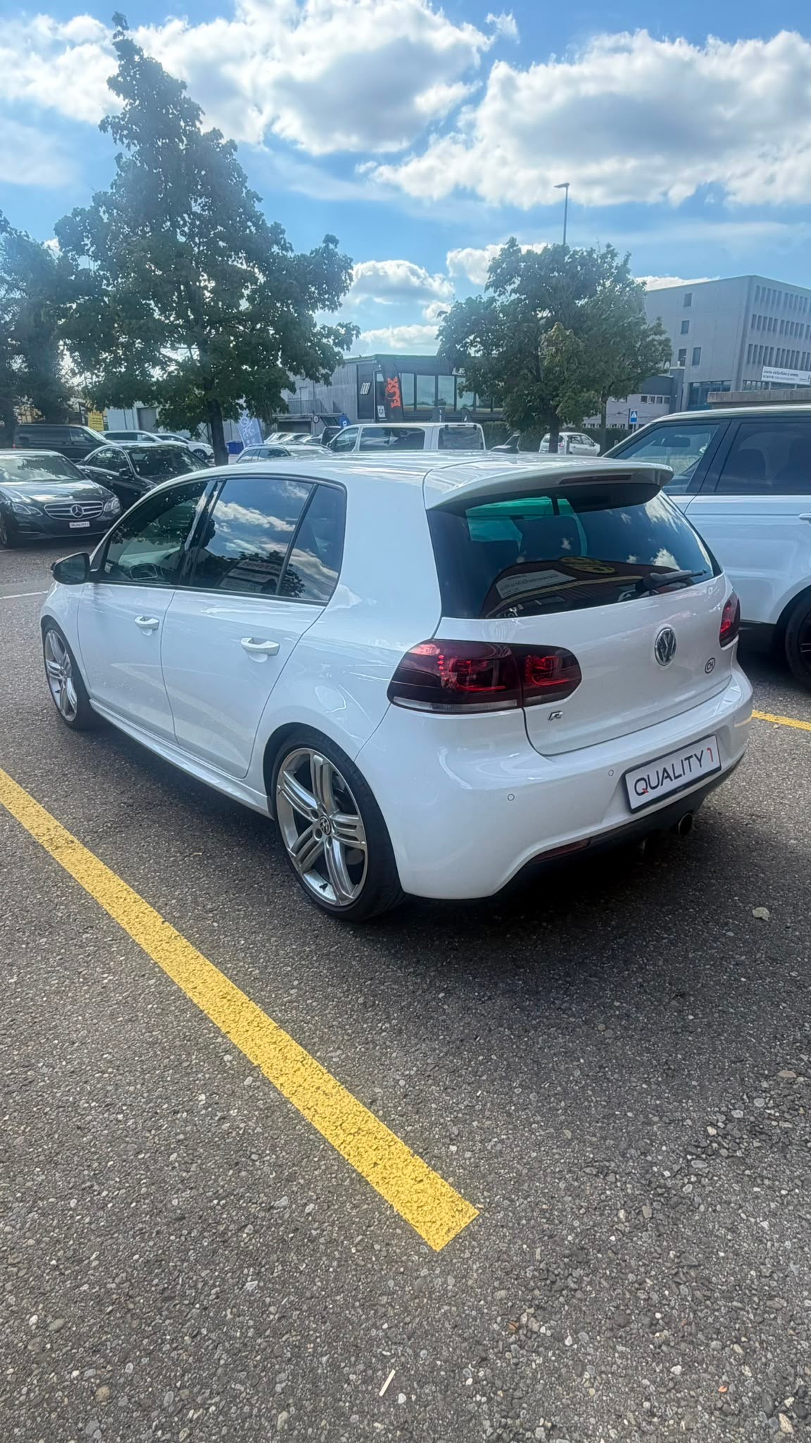 VW Golf 2.0 TSI R 4Motion DSG-image-5