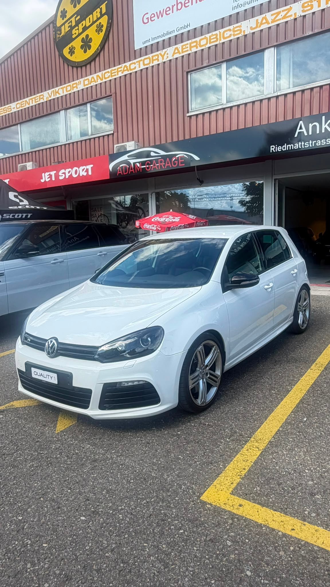 VW Golf 2.0 TSI R 4Motion DSG-image-2