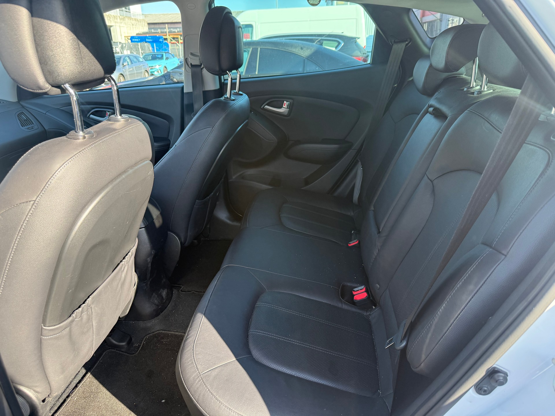 HYUNDAI iX 35 2.0 GDI Style 4WD Automatic-image-10