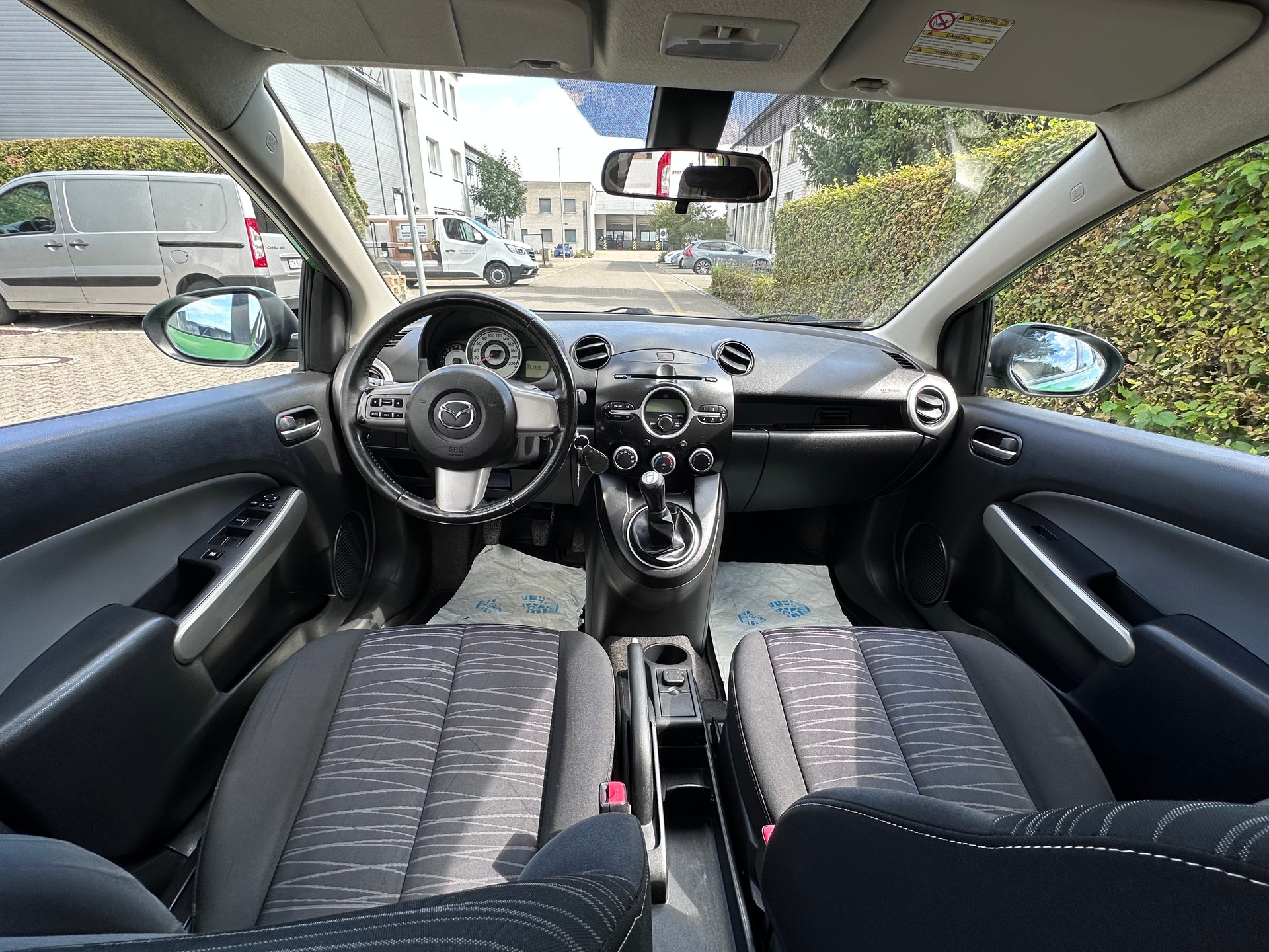 MAZDA 2 1.3i 16V Exclusive-image-6