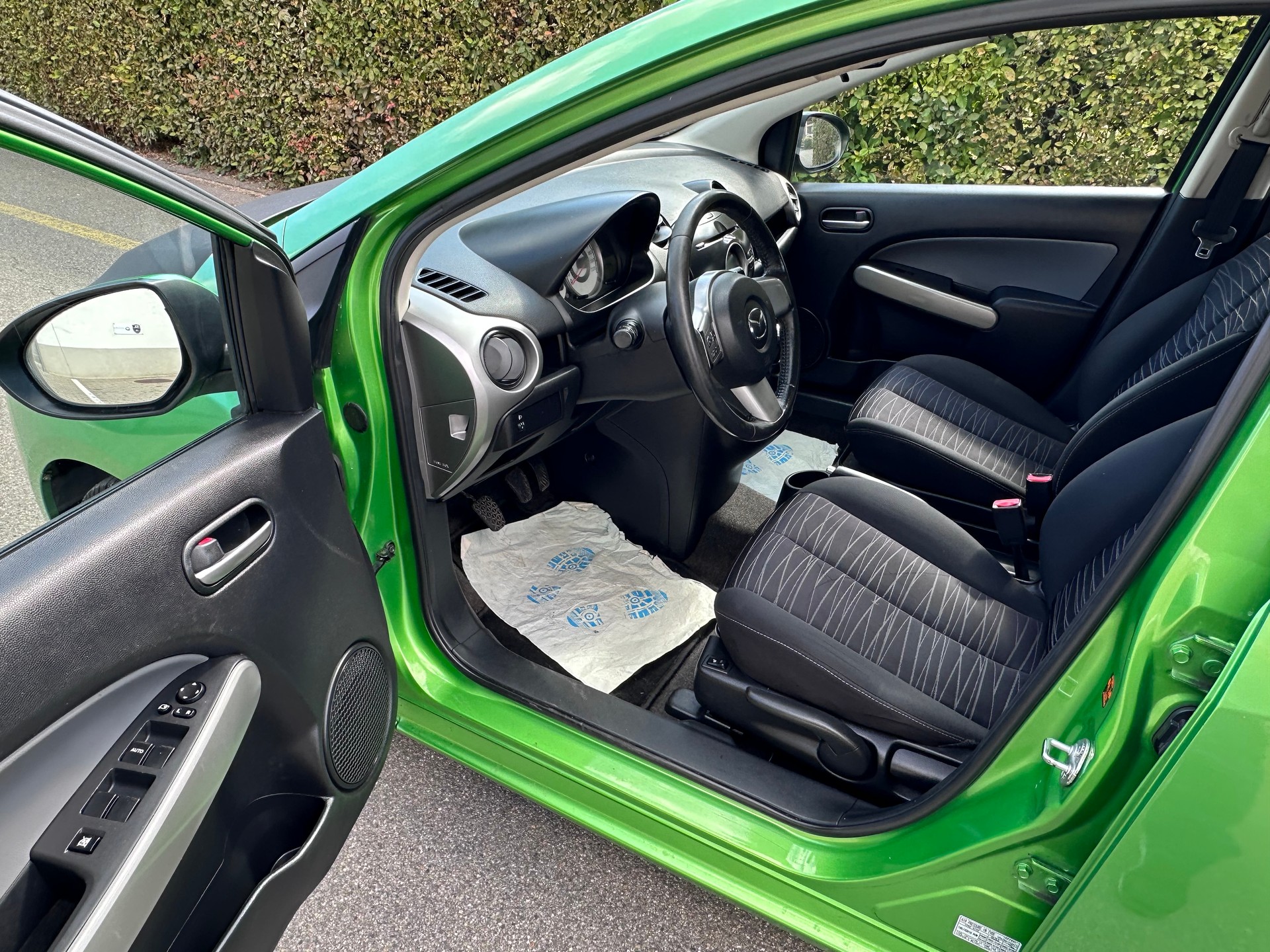 MAZDA 2 1.3i 16V Exclusive-image-11