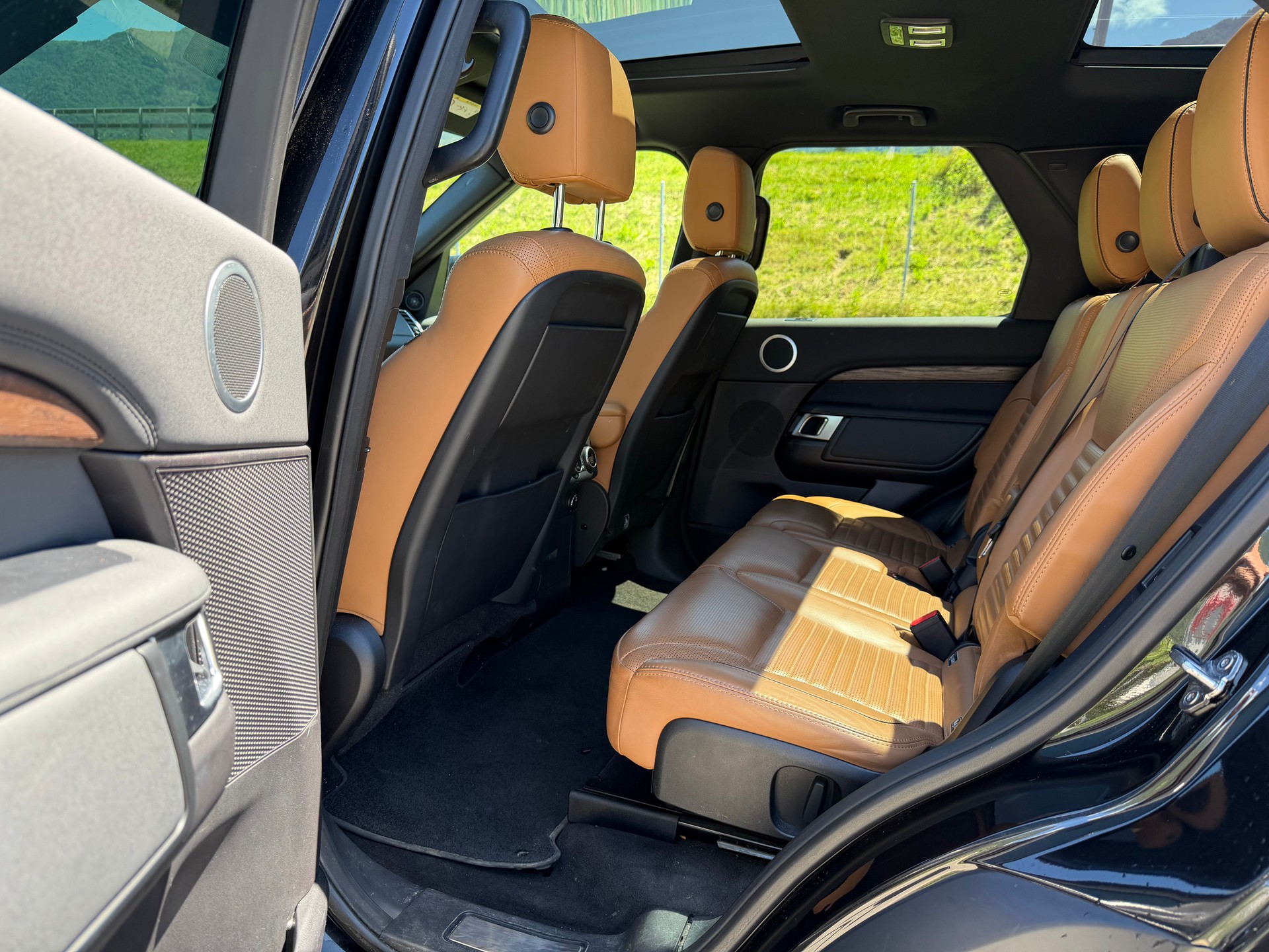 LAND ROVER Discovery 2.0 SD4 HSE Luxury | 7 PL | MFK & SERVICE 09.2026-image-9