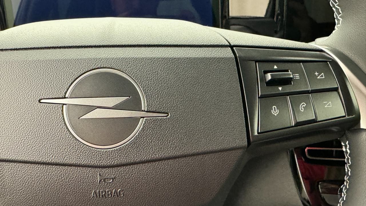 OPEL Mokka 1.2 Direct Injection Turbo GS Aut.-image-9