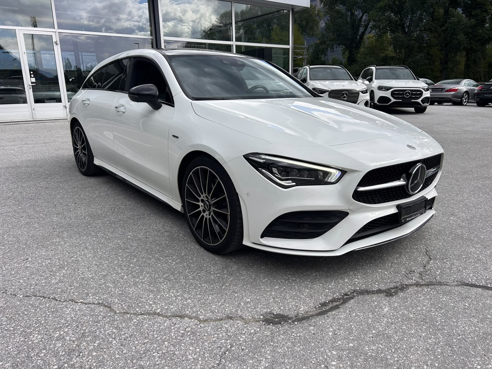 MERCEDES-BENZ CLA Shooting Brake 250 4Matic 7G-DCT AMG Line-image-5