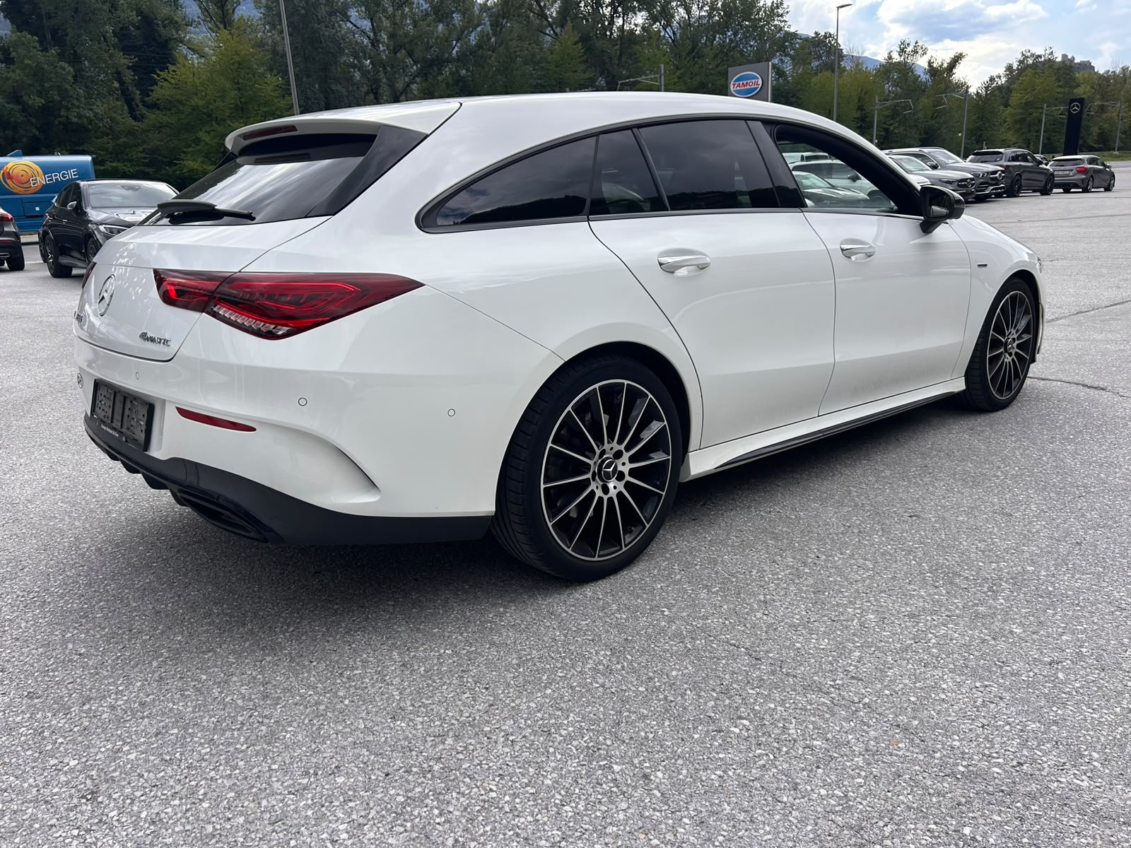 MERCEDES-BENZ CLA Shooting Brake 250 4Matic 7G-DCT AMG Line-image-3