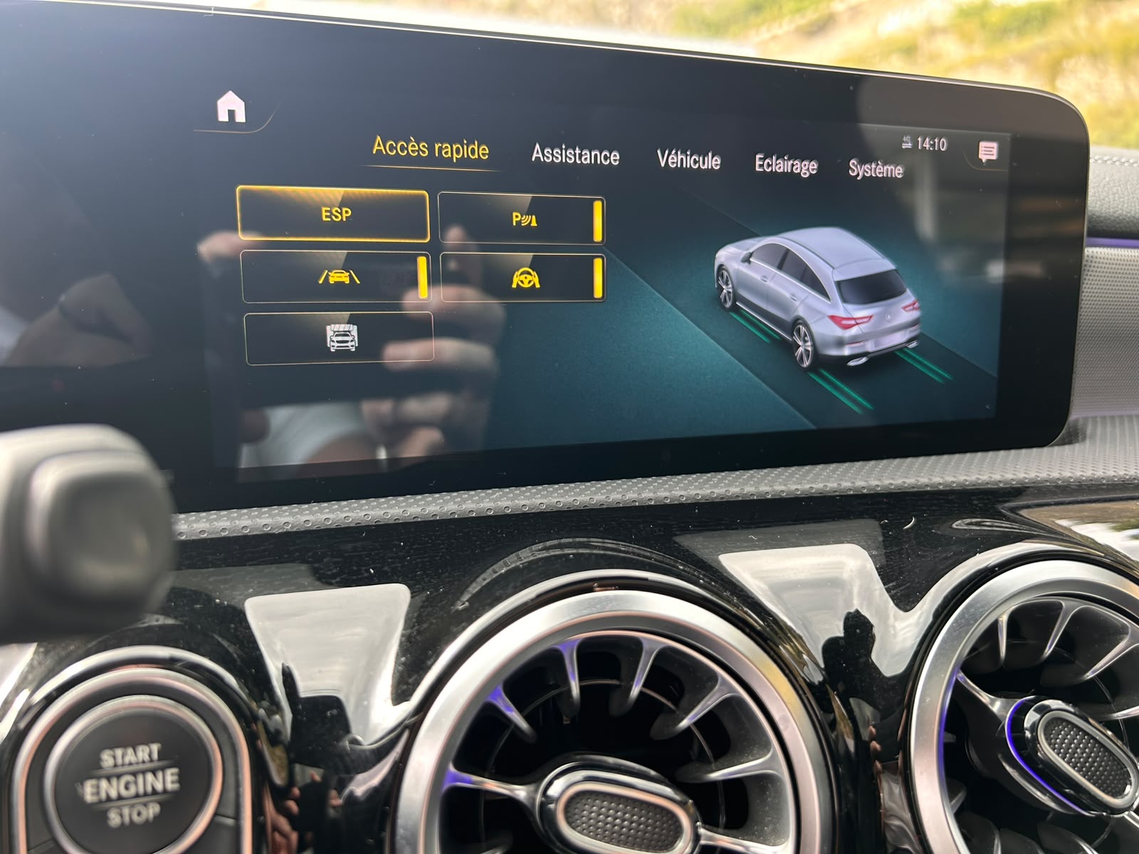 MERCEDES-BENZ CLA Shooting Brake 250 4Matic 7G-DCT AMG Line-image-9
