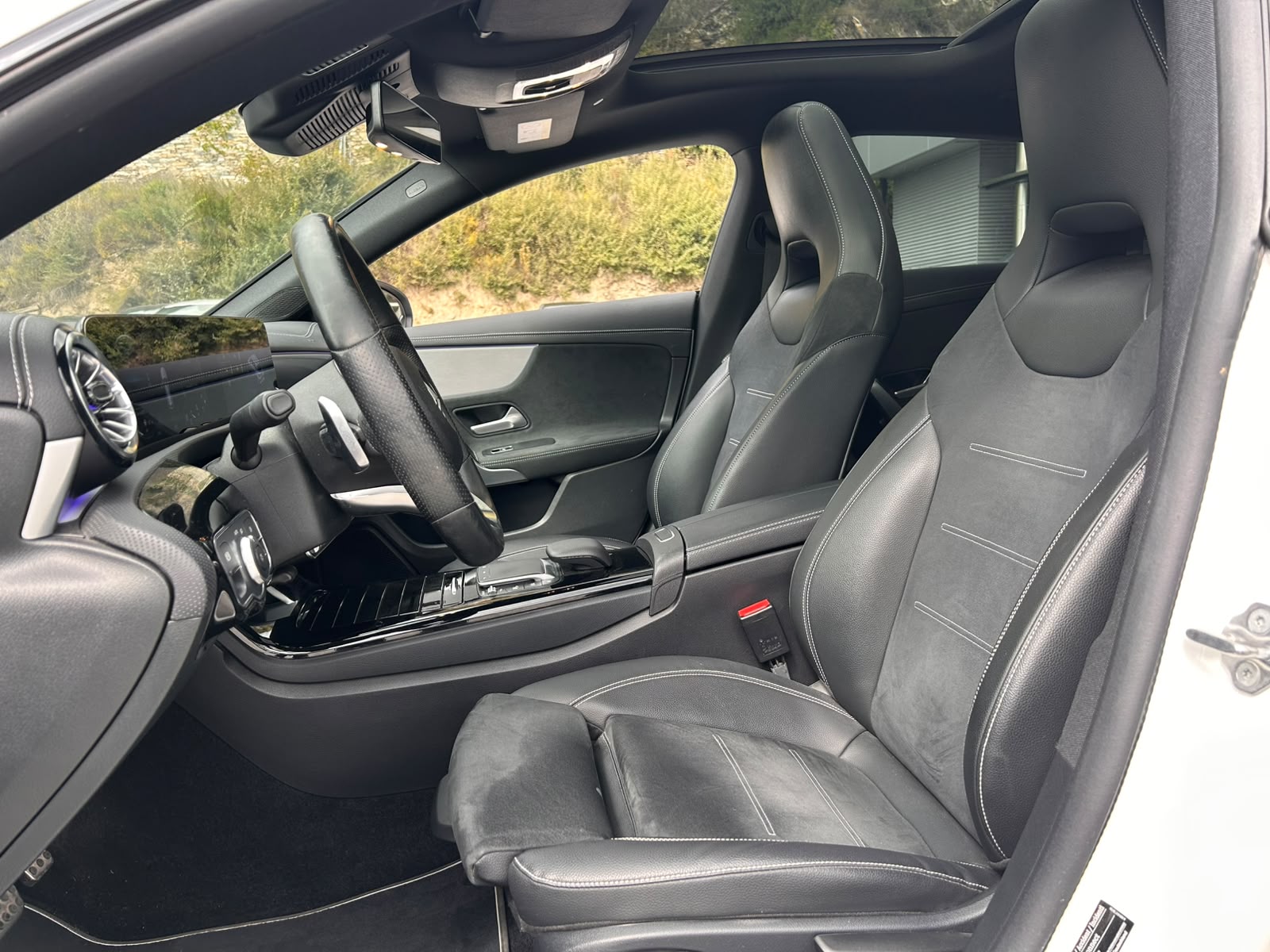MERCEDES-BENZ CLA Shooting Brake 250 4Matic 7G-DCT AMG Line-image-7