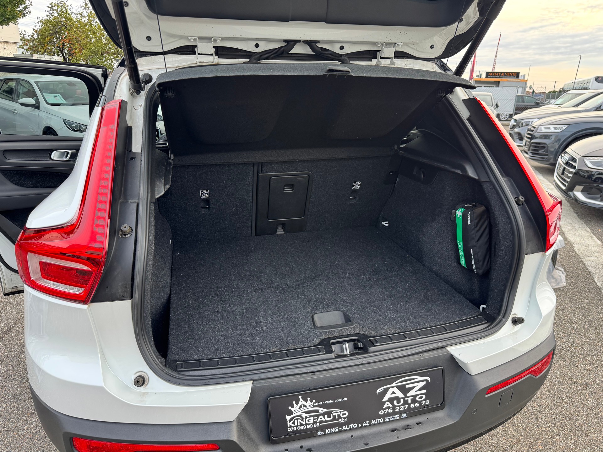 VOLVO XC40 B4 Benzin Mild Hybrid AWD R-Design Geartronic GARANTIE 2 ans 🇨🇭-image-19