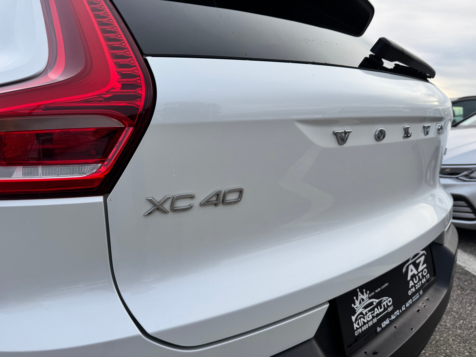 VOLVO XC40 B4 Benzin Mild Hybrid AWD R-Design Geartronic GARANTIE 2 ans 🇨🇭-image-8