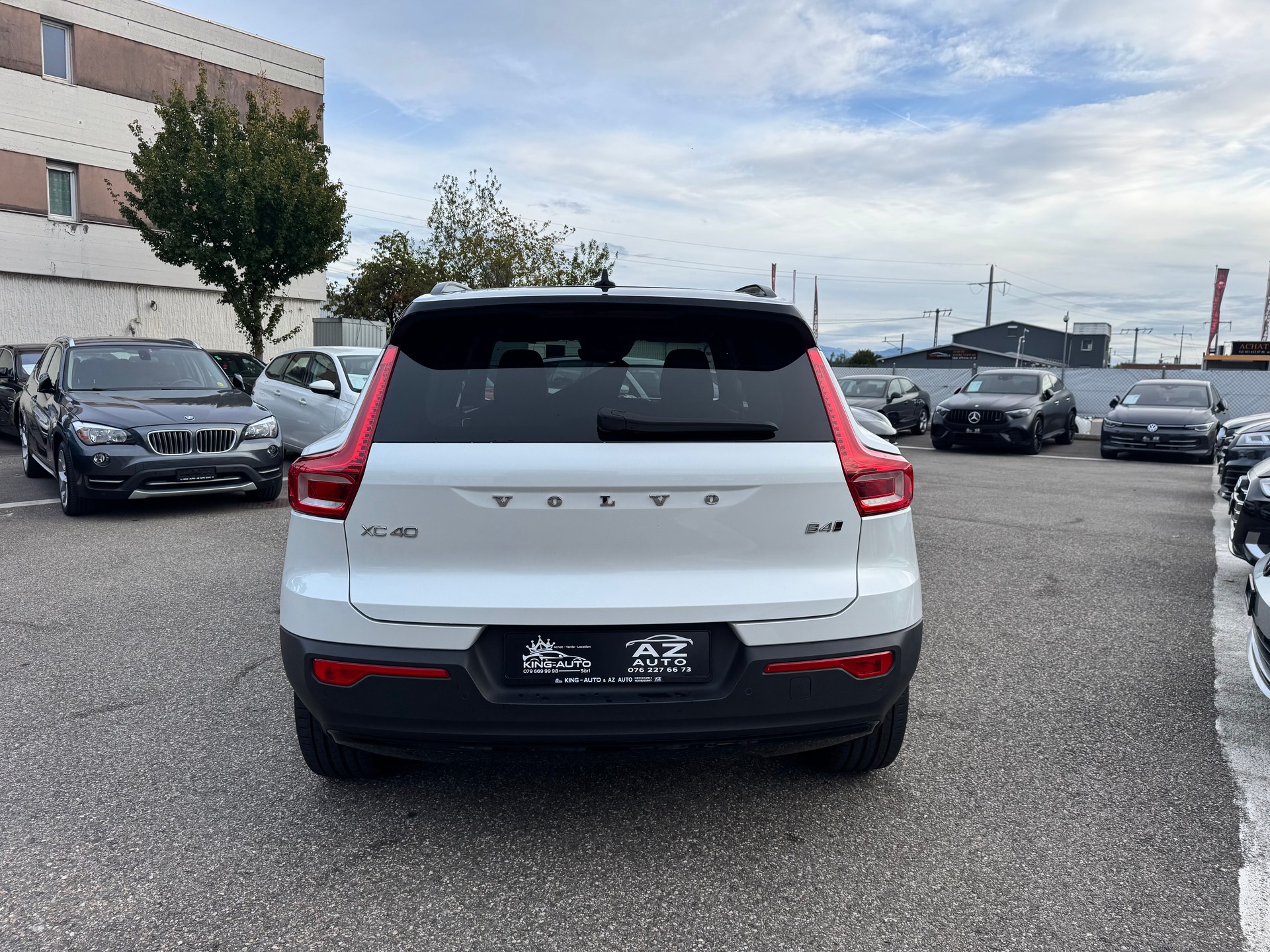 VOLVO XC40 B4 Benzin Mild Hybrid AWD R-Design Geartronic GARANTIE 2 ans 🇨🇭-image-4