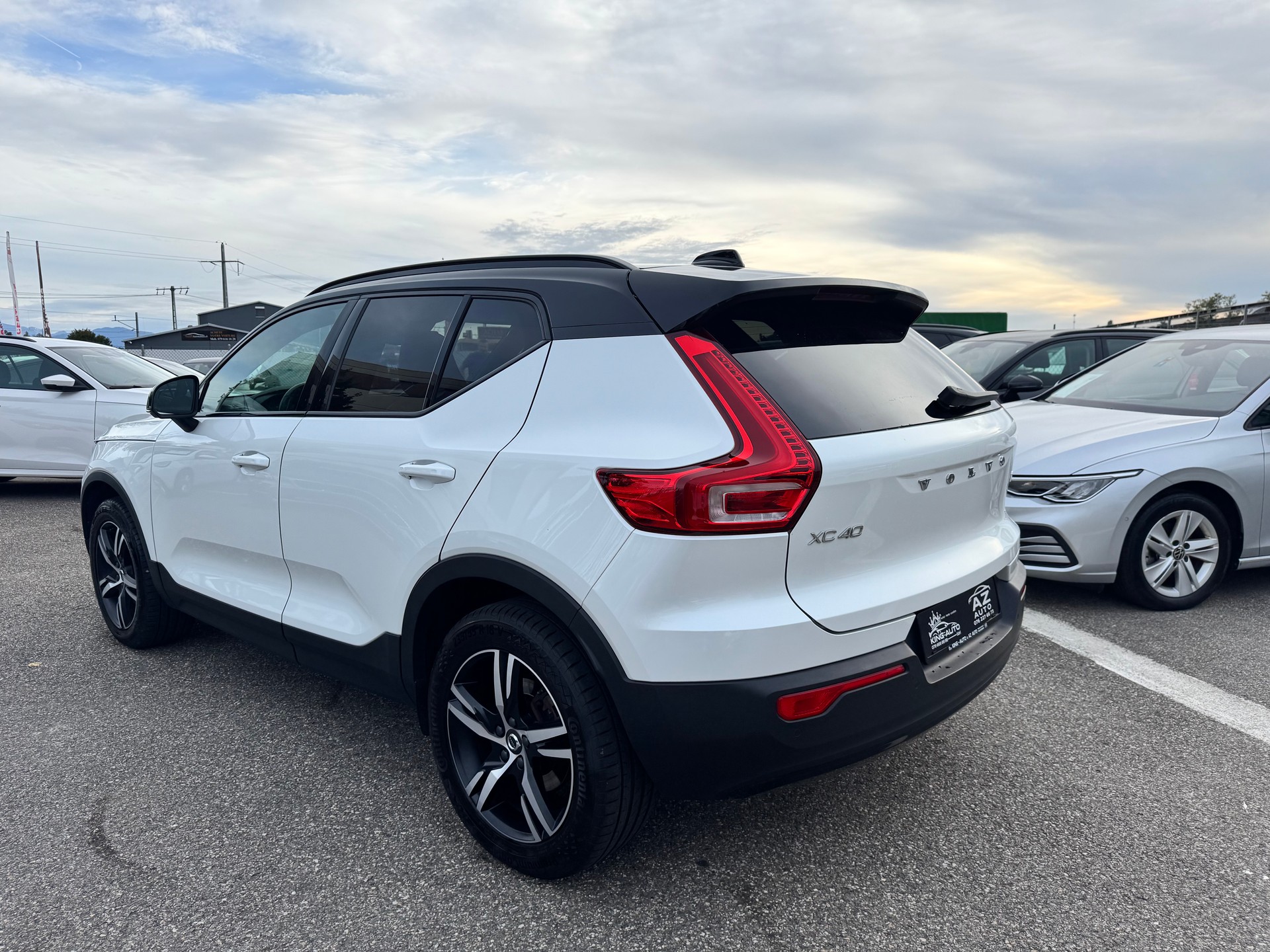 VOLVO XC40 B4 Benzin Mild Hybrid AWD R-Design Geartronic GARANTIE 2 ans 🇨🇭-image-3
