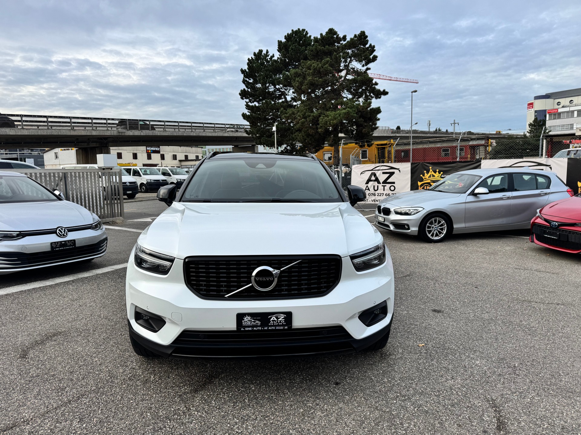VOLVO XC40 B4 Benzin Mild Hybrid AWD R-Design Geartronic GARANTIE 2 ans 🇨🇭-image-0