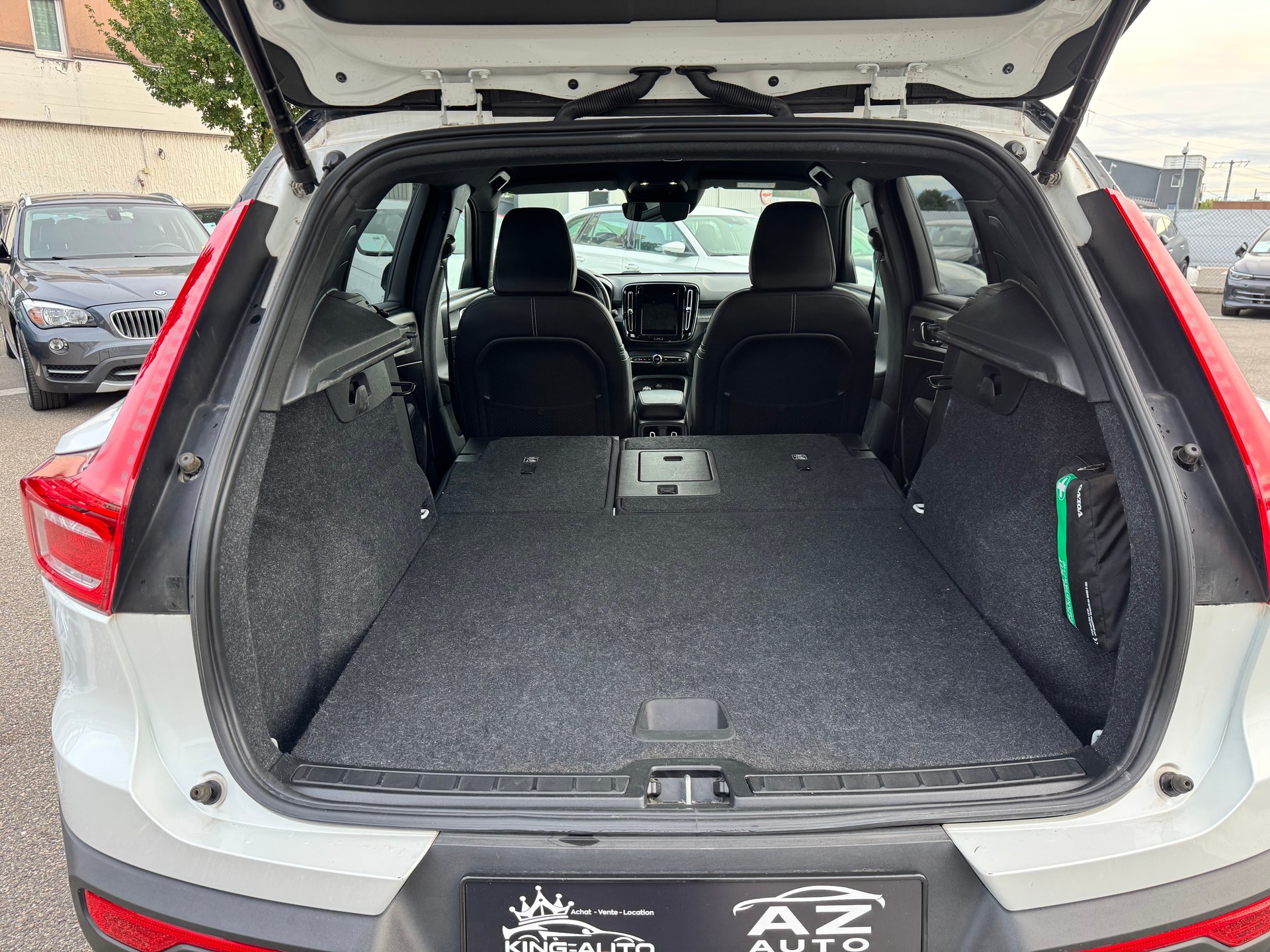 VOLVO XC40 B4 Benzin Mild Hybrid AWD R-Design Geartronic GARANTIE 2 ans 🇨🇭-image-16