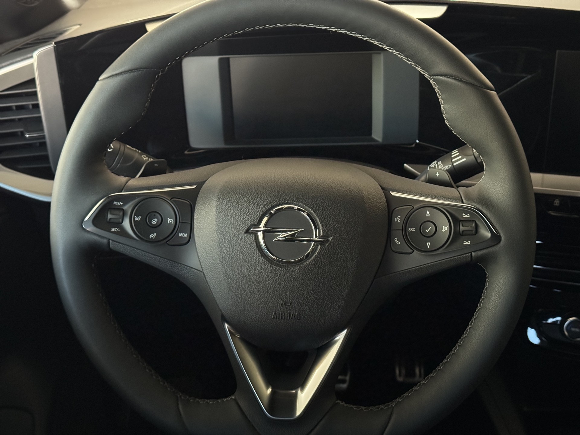 OPEL Mokka 1.2 Turbo Direct Injection GS Aut. "360°.Kamera-Winterpaket-17"Alu"-image-11