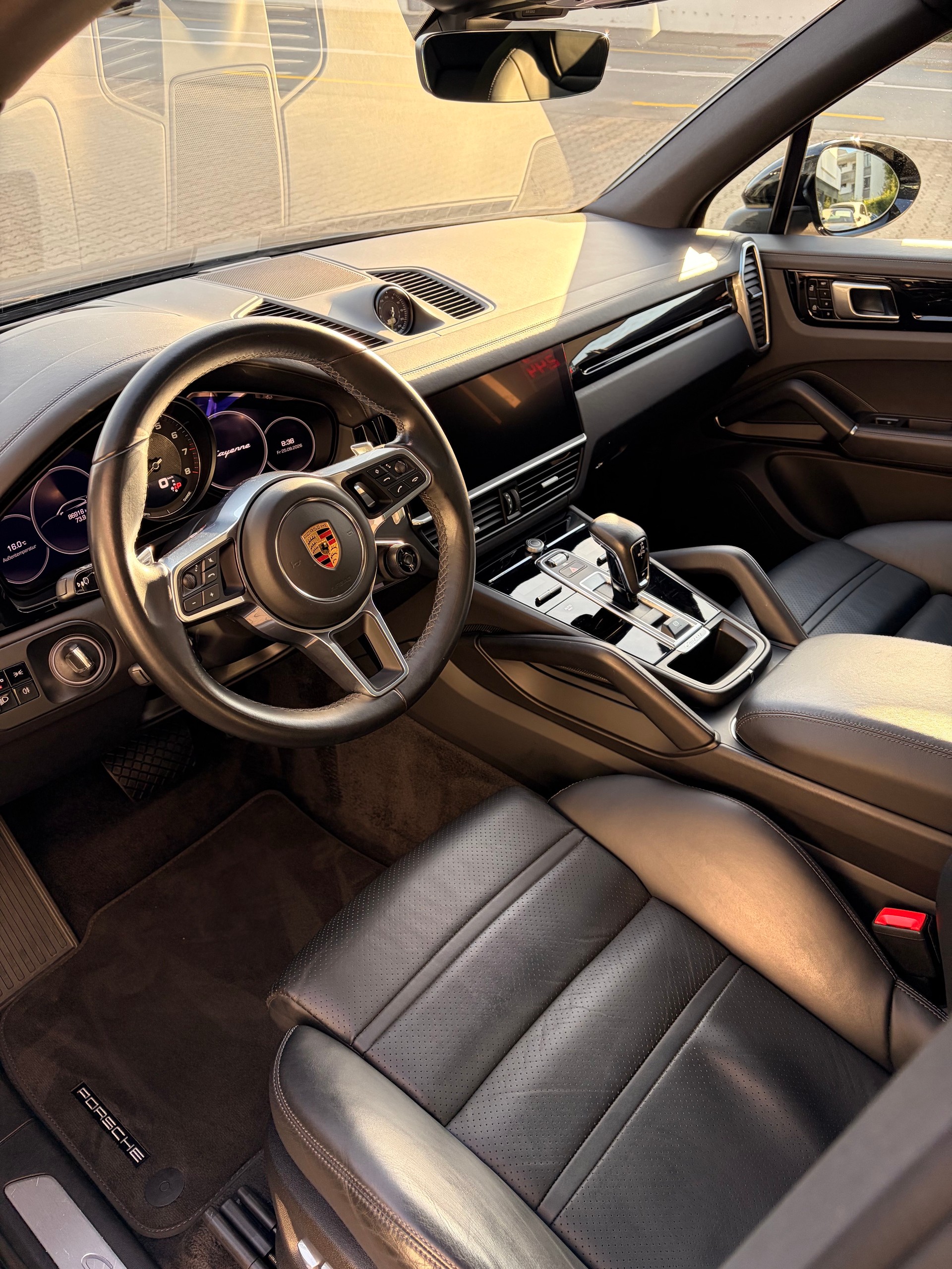 PORSCHE Cayenne E-Hybrid-image-7