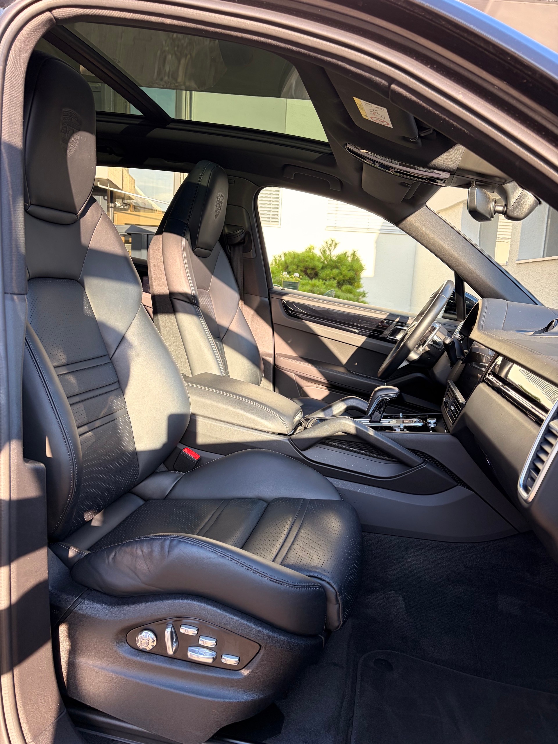 PORSCHE Cayenne E-Hybrid-image-5