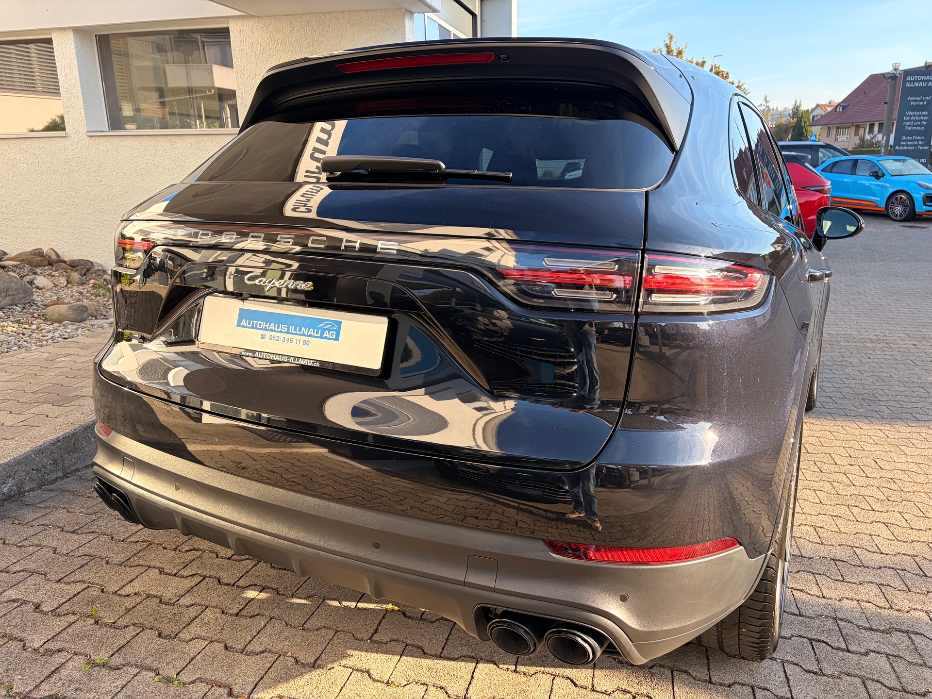 PORSCHE Cayenne E-Hybrid-image-2