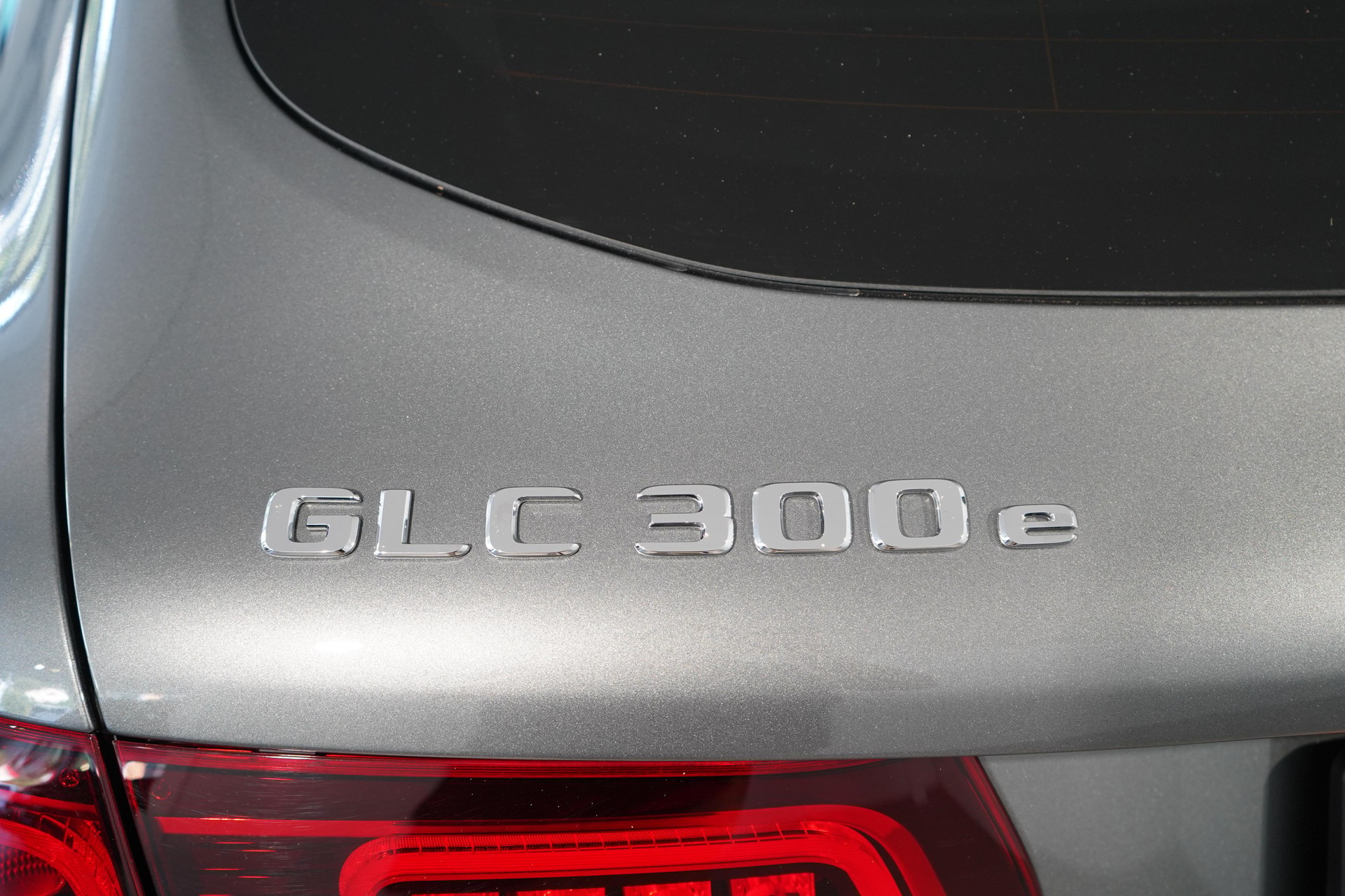 MERCEDES-BENZ GLC-Klasse X253 GLC 300 e AMG Line 4m-image-27