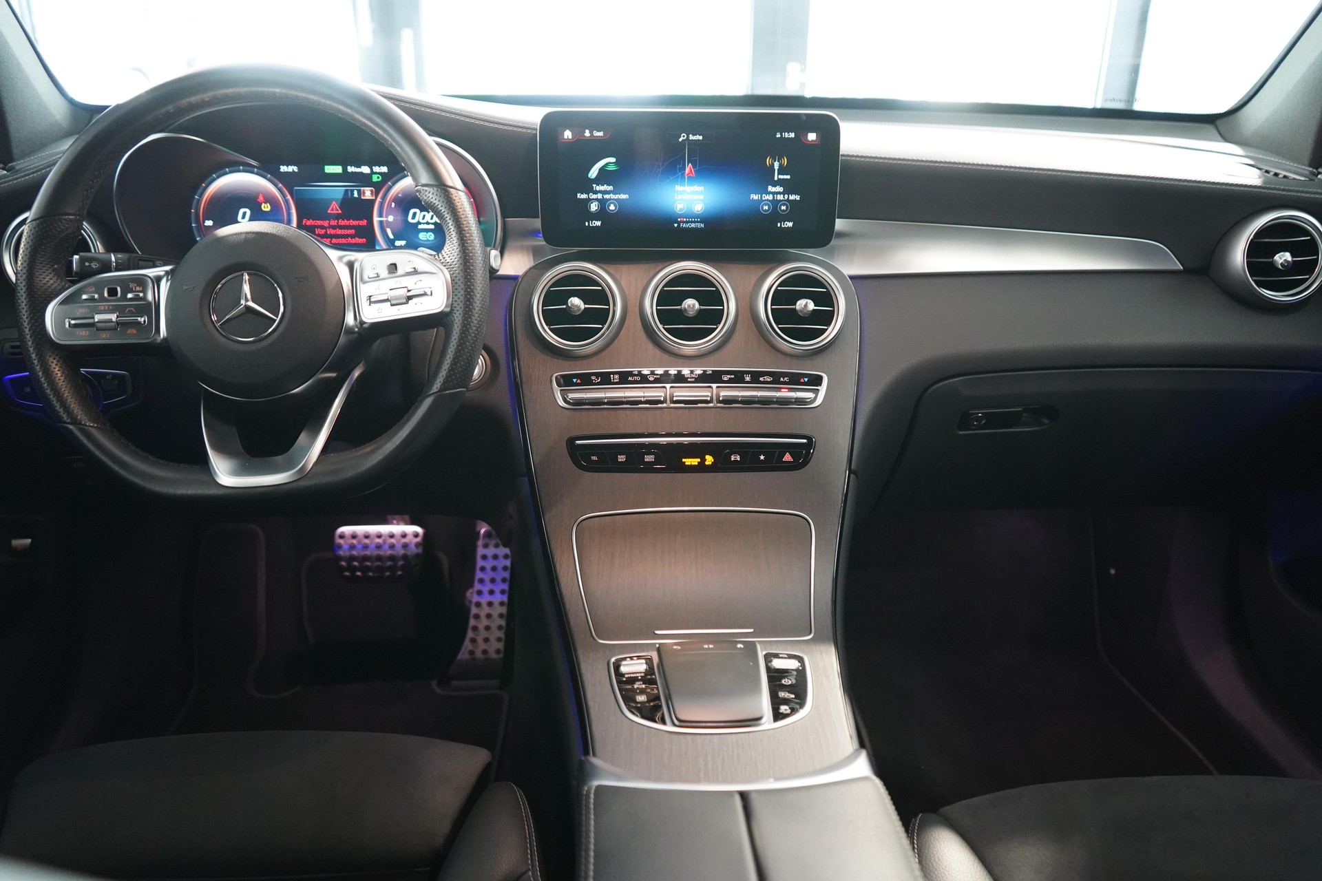 MERCEDES-BENZ GLC-Klasse X253 GLC 300 e AMG Line 4m-image-9