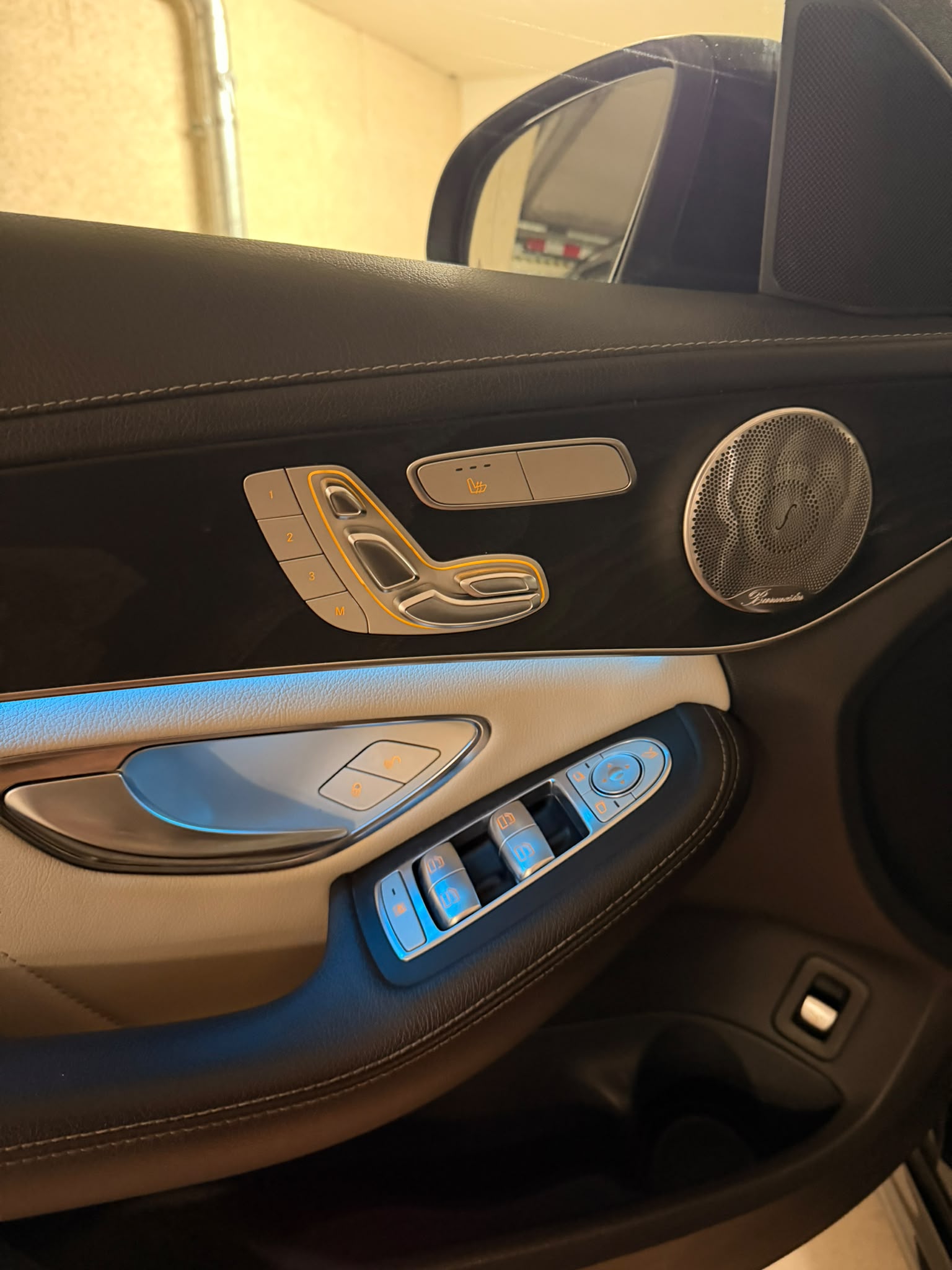 MERCEDES-BENZ C 300 AMG Line-image-5