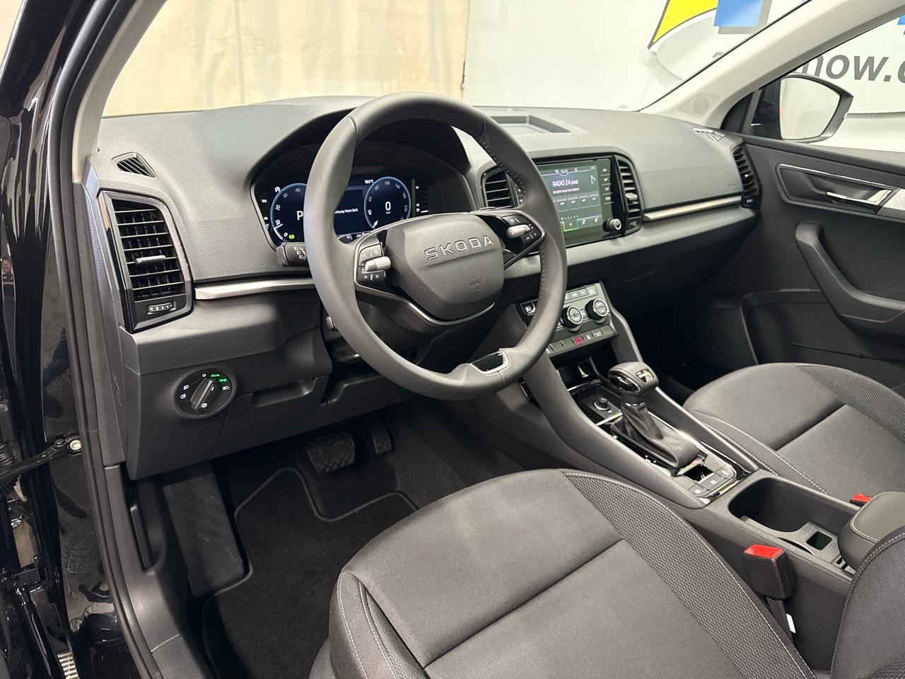 SKODA Karoq 1.5 TSI Selection DSG-image-2