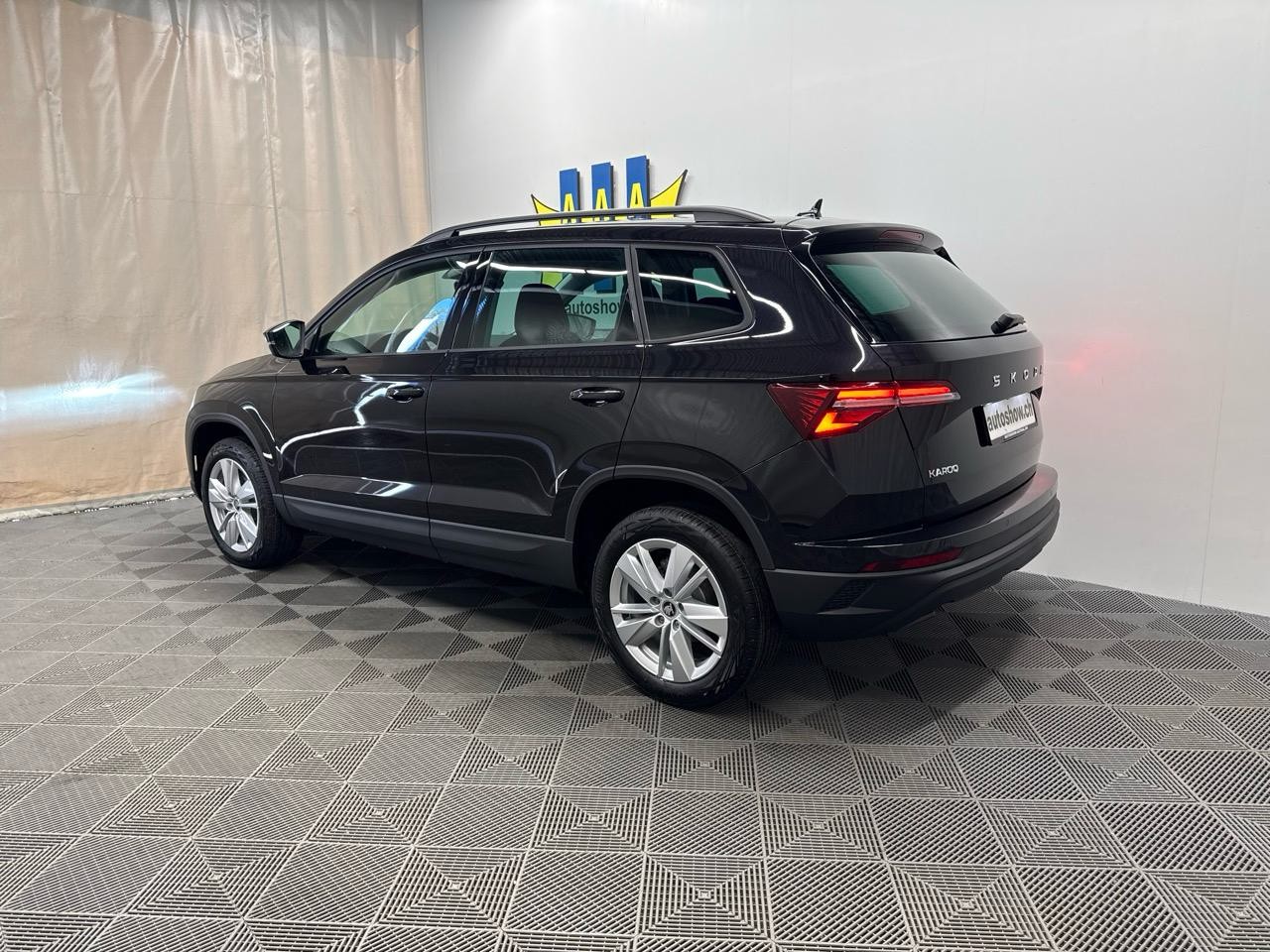 SKODA Karoq 1.5 TSI Selection DSG-image-1