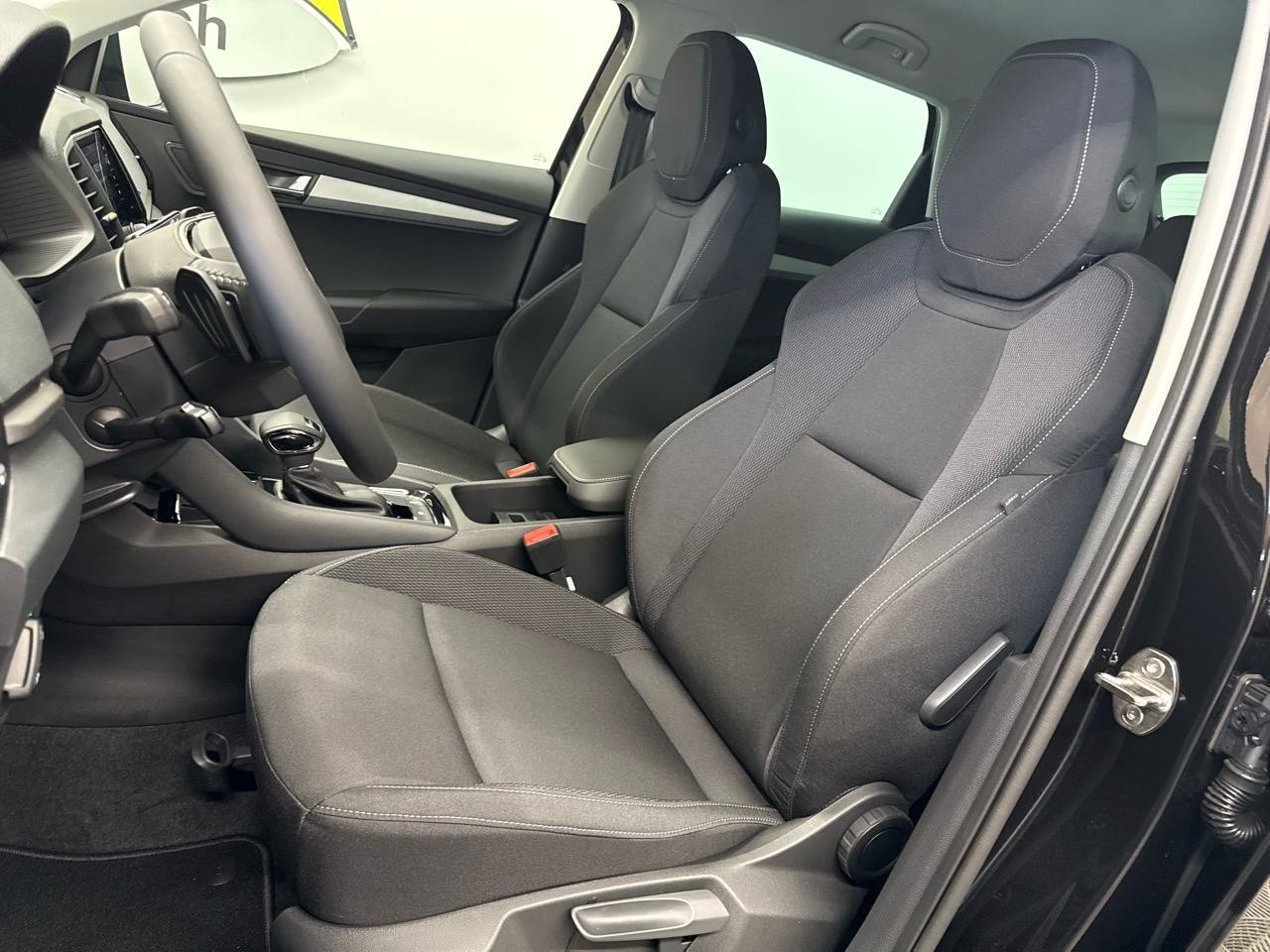 SKODA Karoq 1.5 TSI Selection DSG-image-3